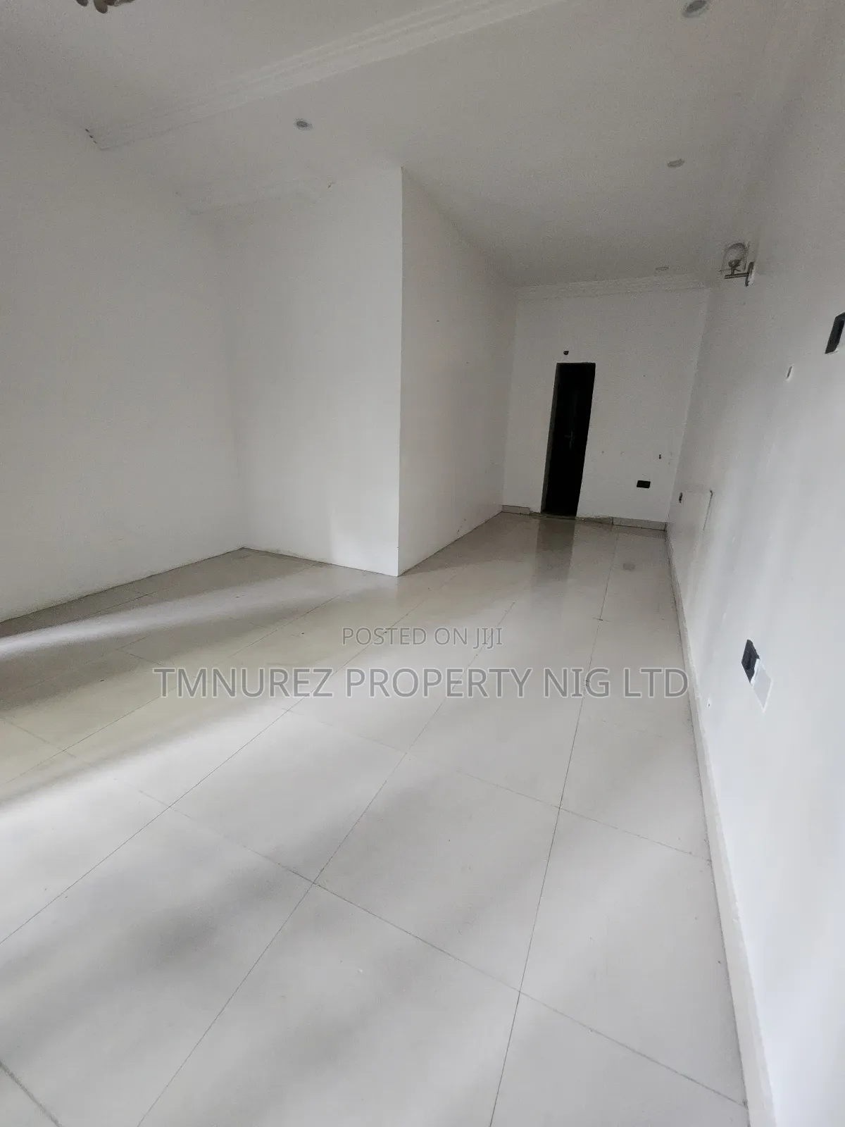 1bdrm Apartment in Chevron for rent