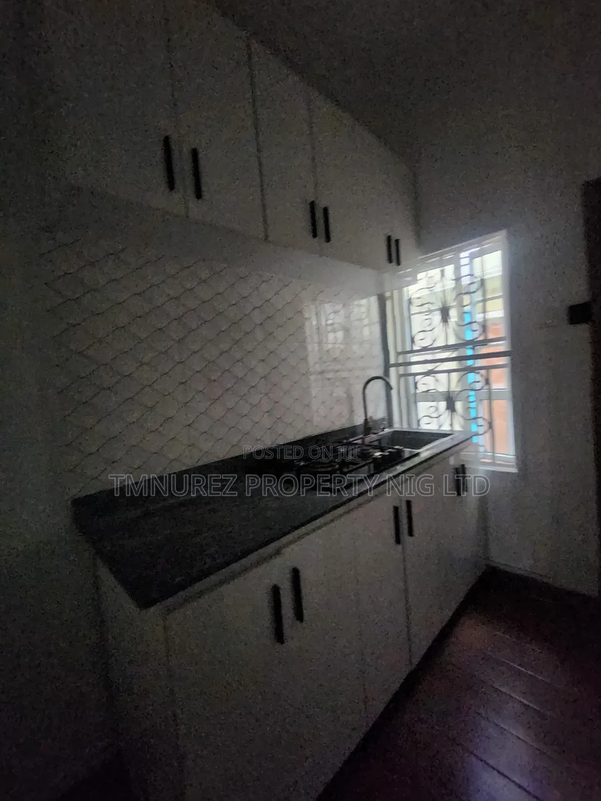 1bdrm Apartment in Chevron for rent