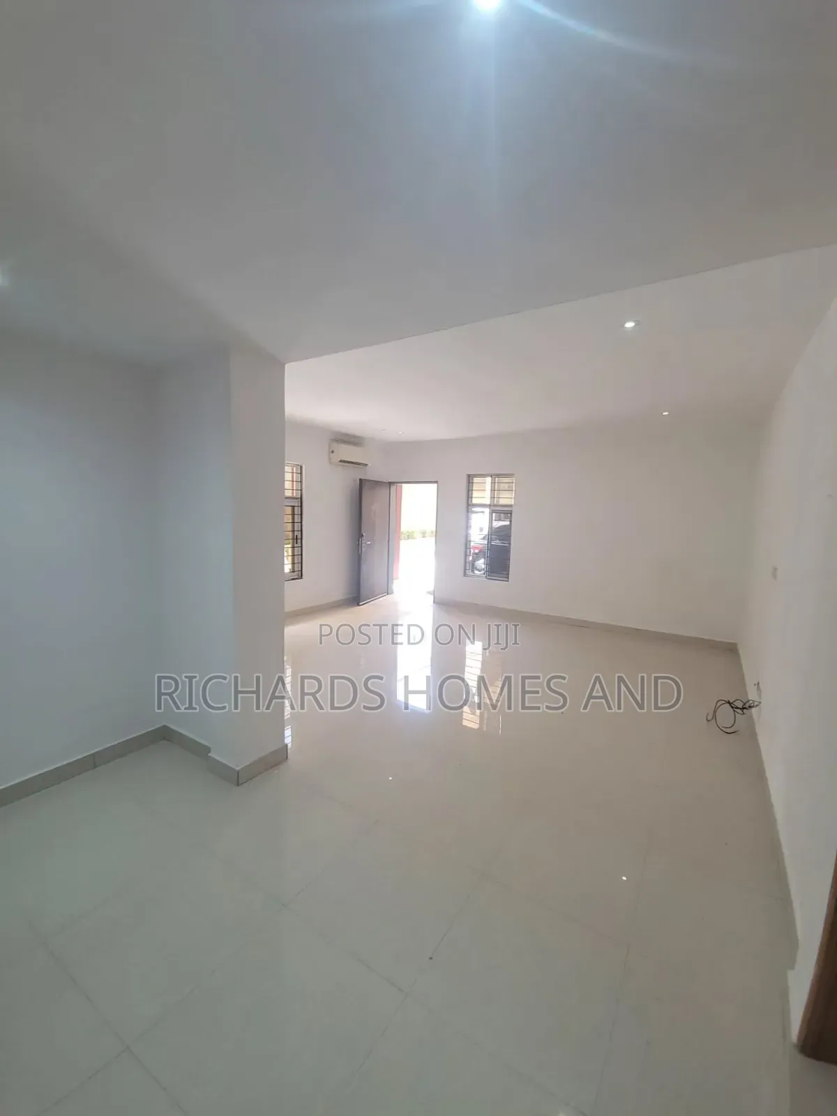 1bdrm Apartment in Lekki Phase 1 for rent