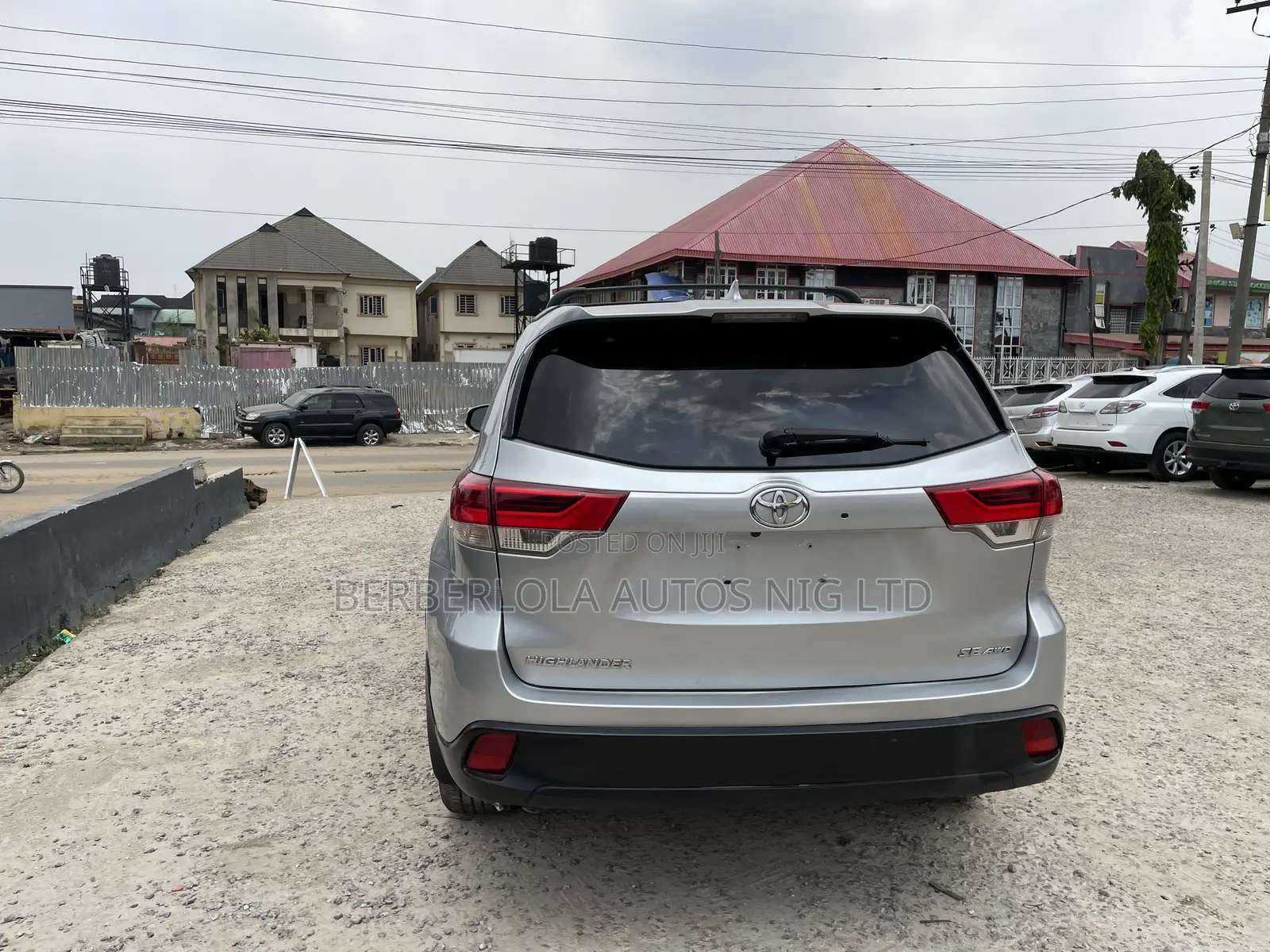 Toyota Highlander SE 4x4 V6 (3.5L 6cyl 8A) 2018 Gray