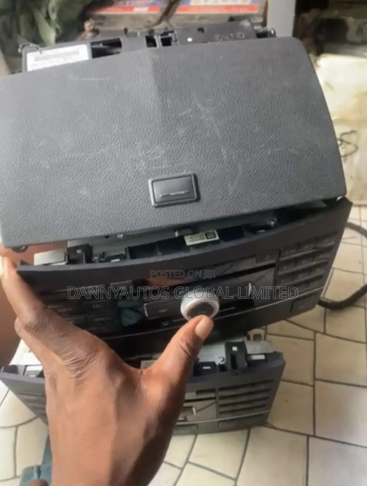 Complete Radio and Screen for C300 2010 Model W204