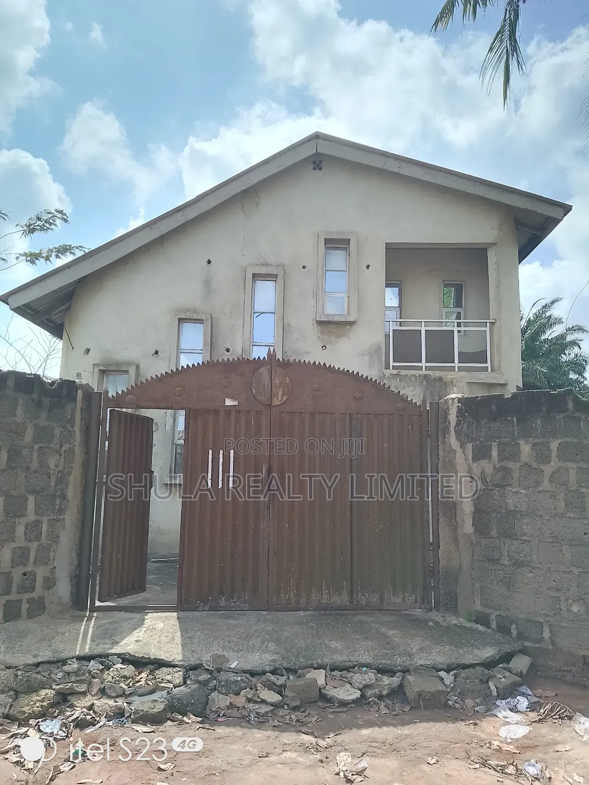 9bdrm Duplex in Okokomaiko for sale