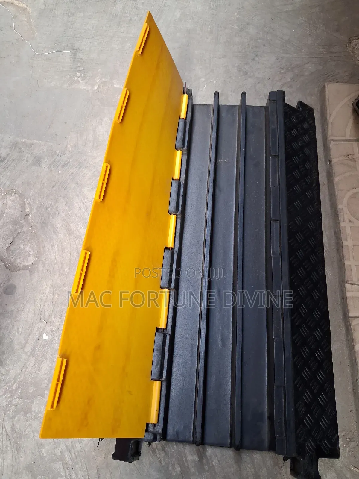 3-Lines Heavy Duty Cable Ramp Protector