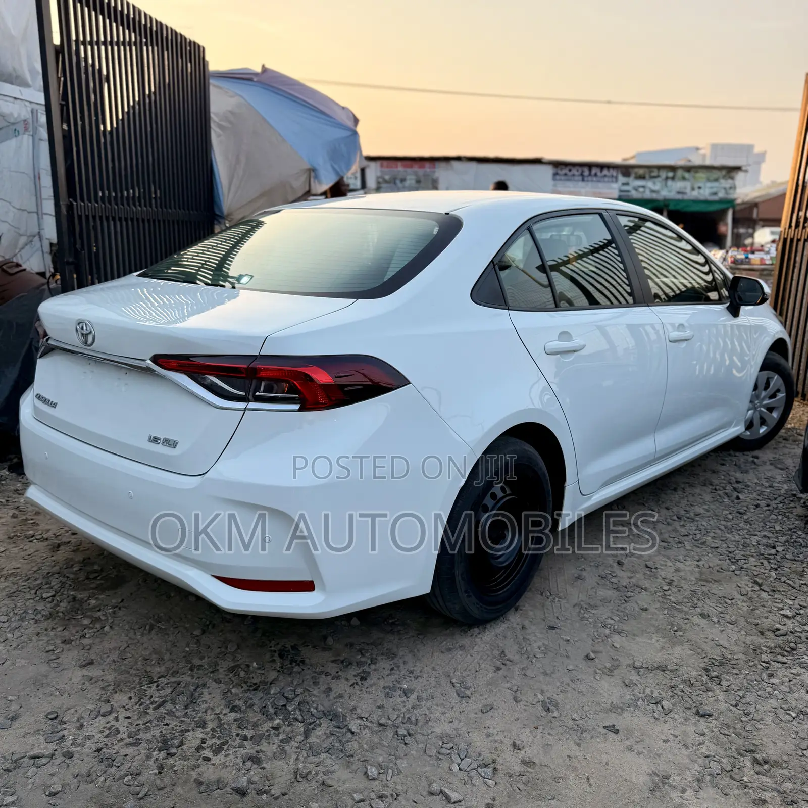 Toyota Corolla XLE 2020 White