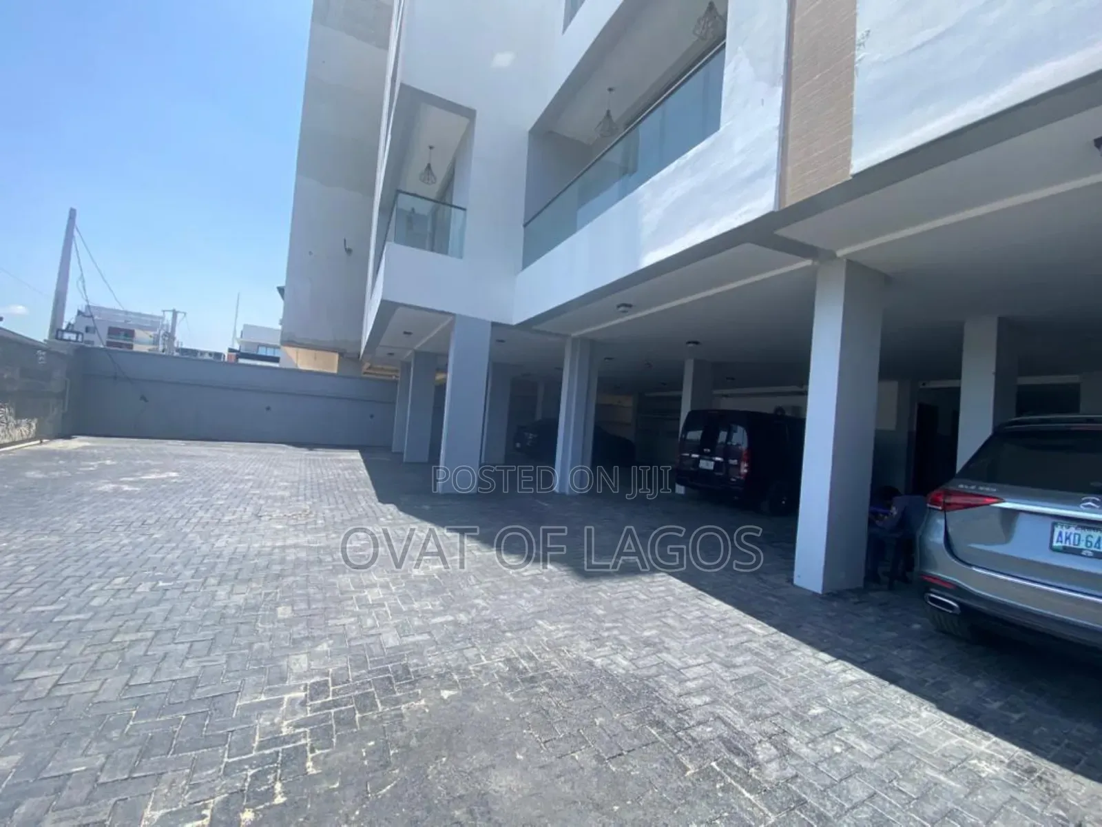 2bdrm Apartment in Lekki Phase 1 for sale