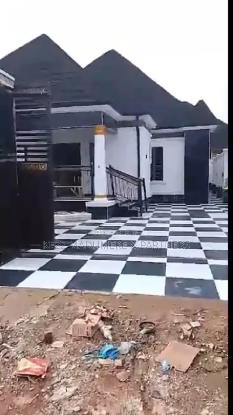 3bdrm Bungalow in Orji Extension , for sale