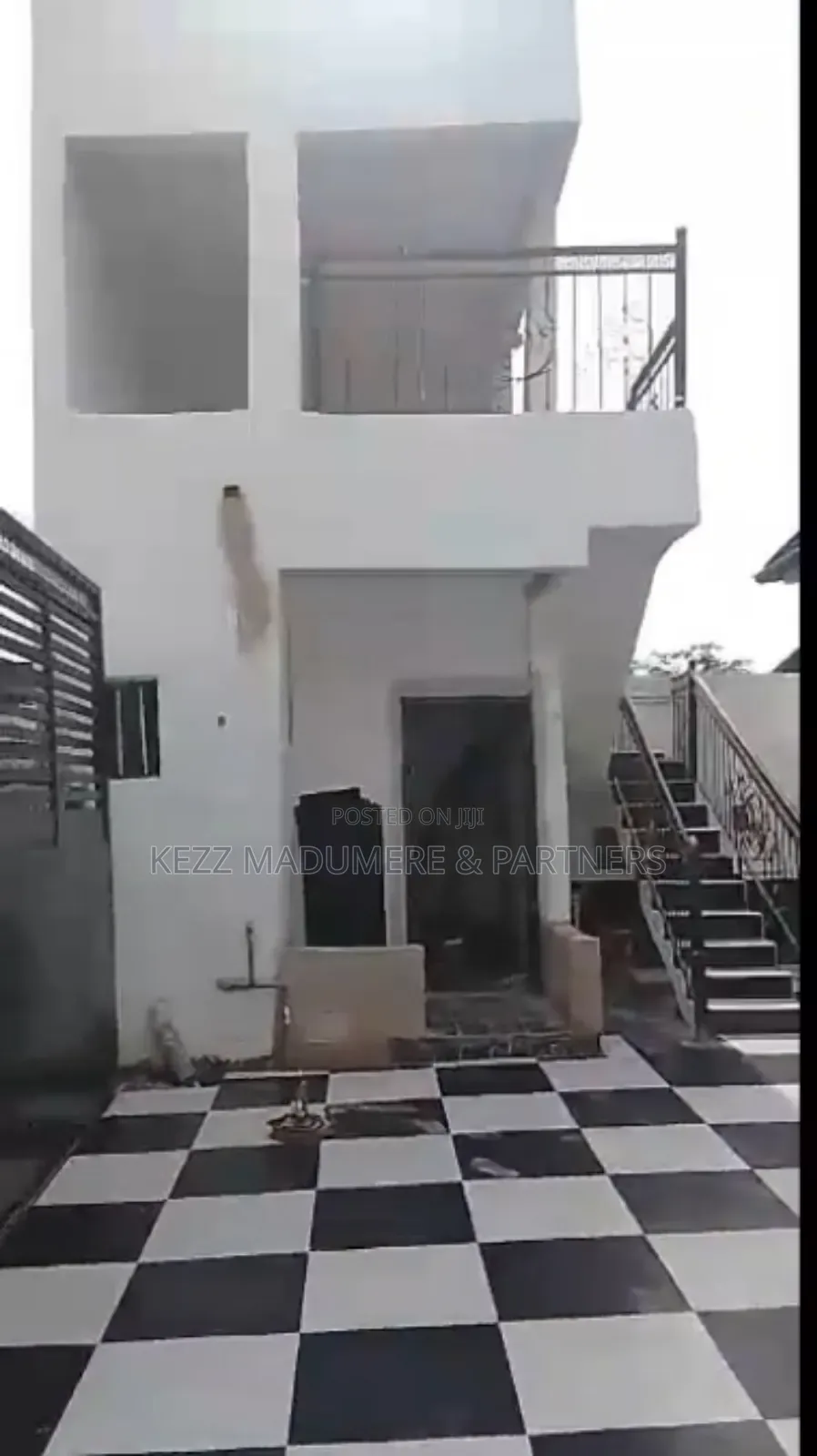 3bdrm Bungalow in Orji Extension , for sale