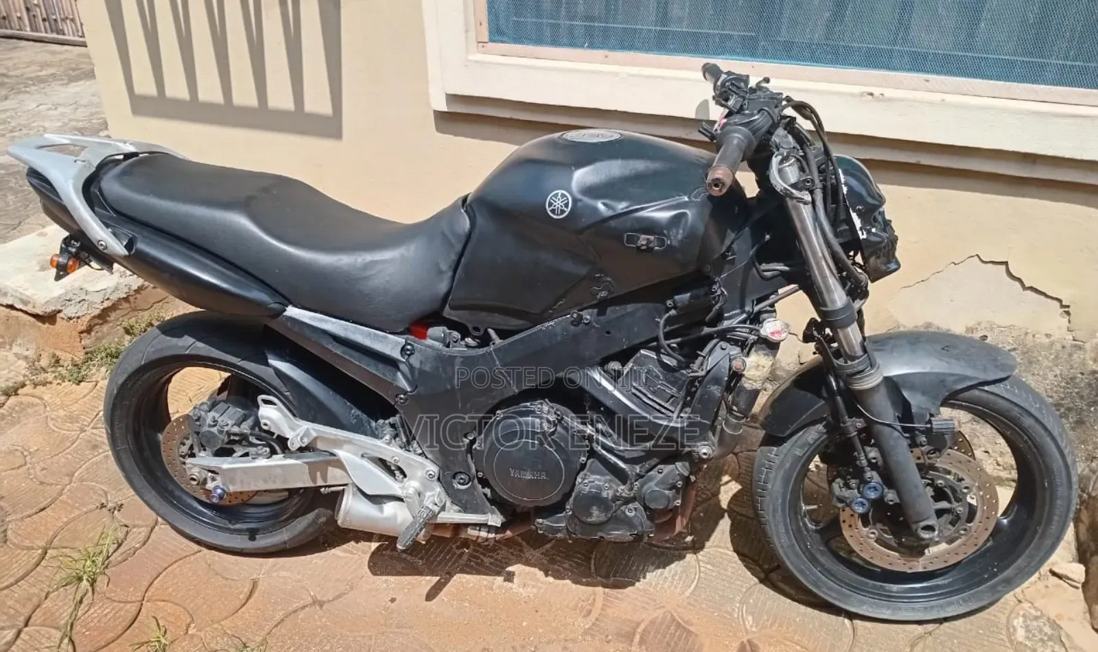 Yamaha 2010 Black