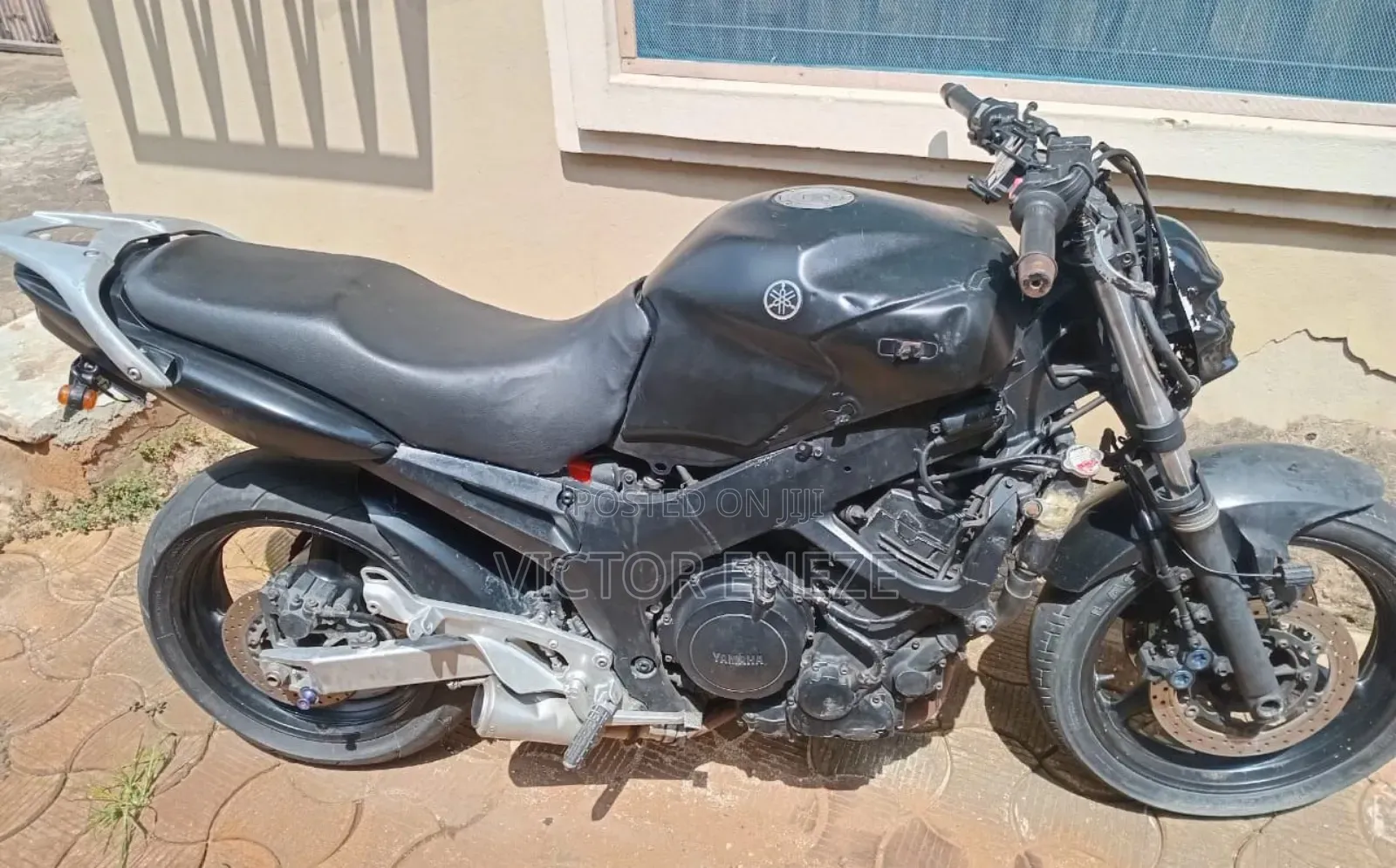 Yamaha 2010 Black