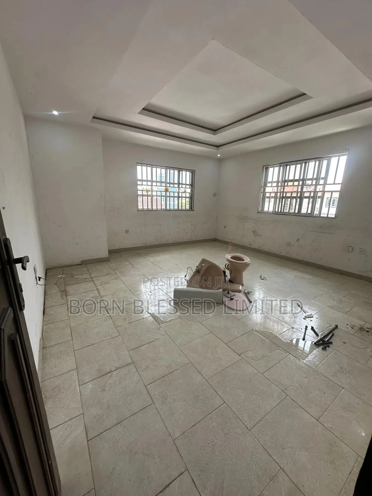 5bdrm Duplex in Graceland, Ajiwe for rent