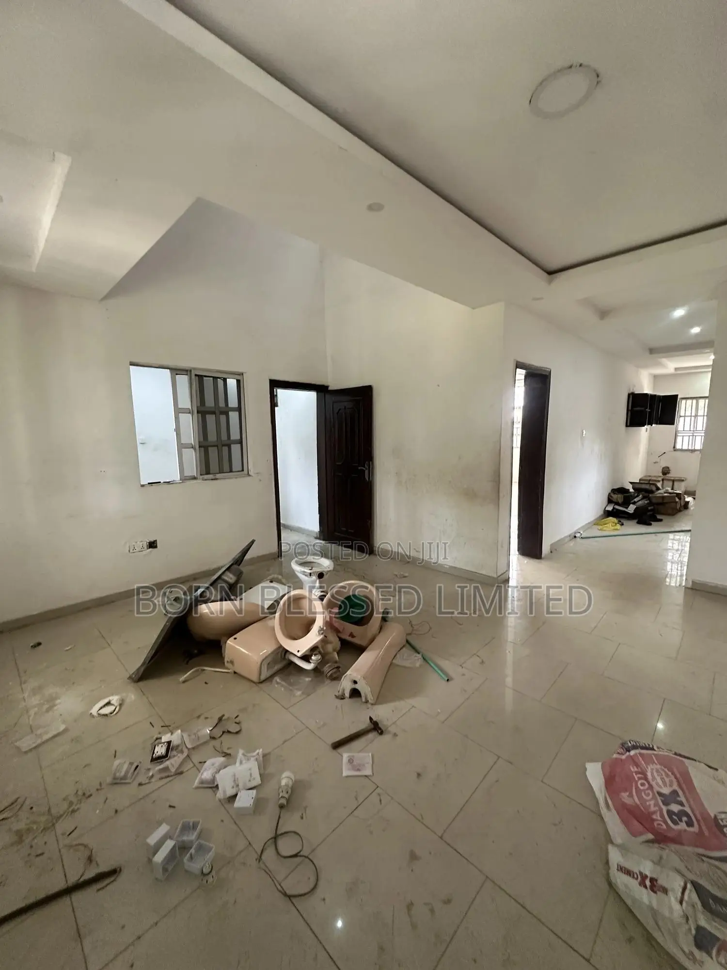 5bdrm Duplex in Graceland, Ajiwe for rent