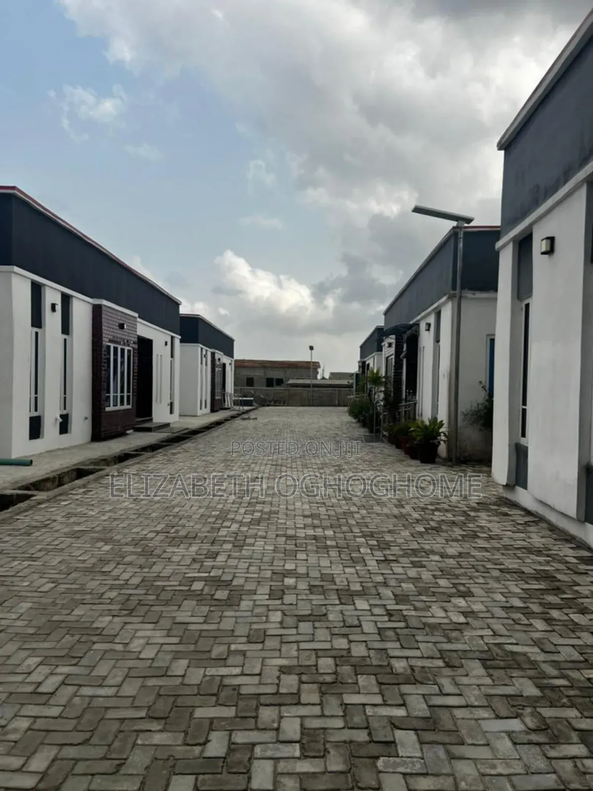 3bdrm Bungalow in Awoyaya for sale