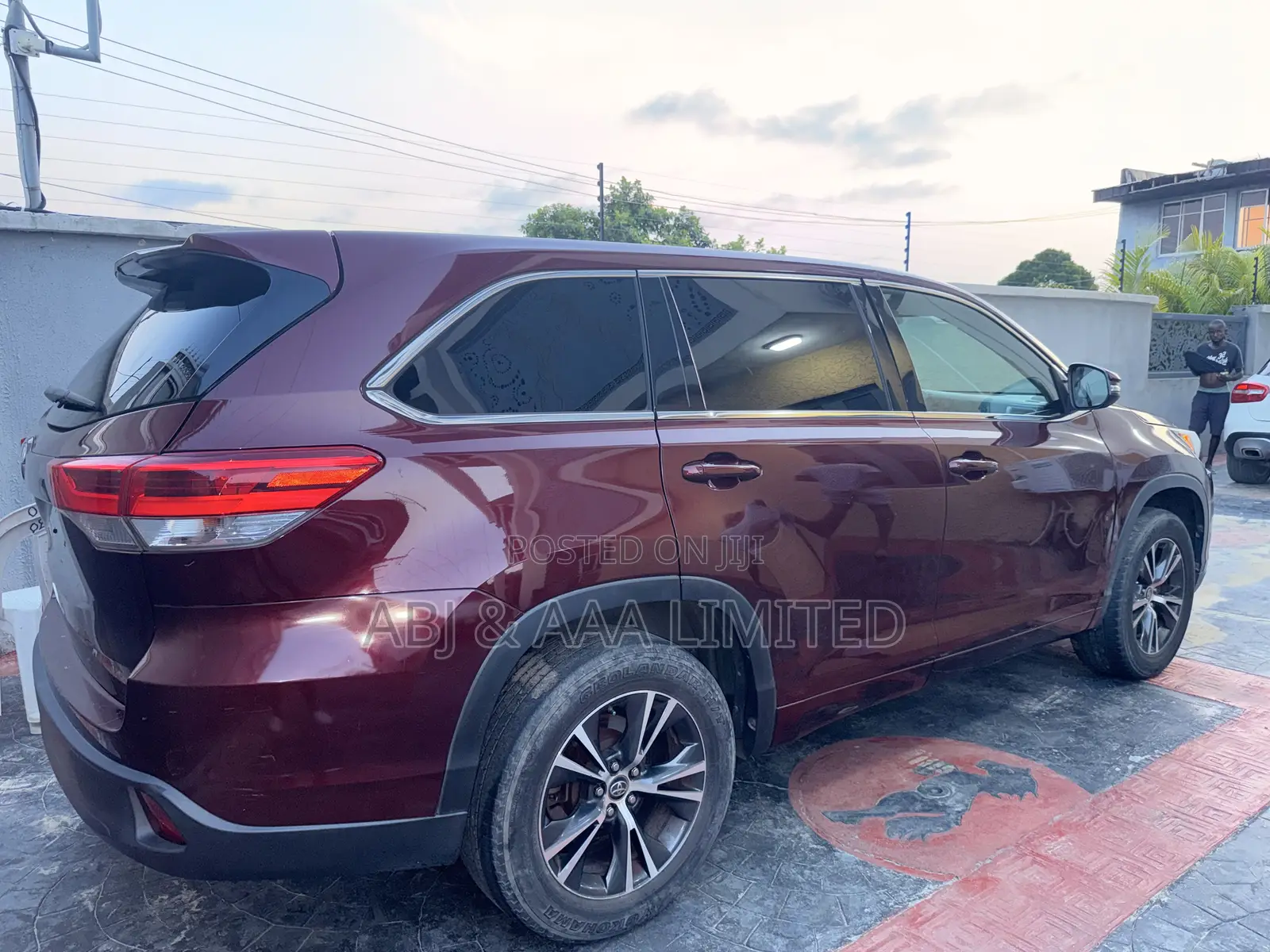 Toyota Highlander LE 4x2 V6 (3.5L 6cyl 8A) 2017 Red
