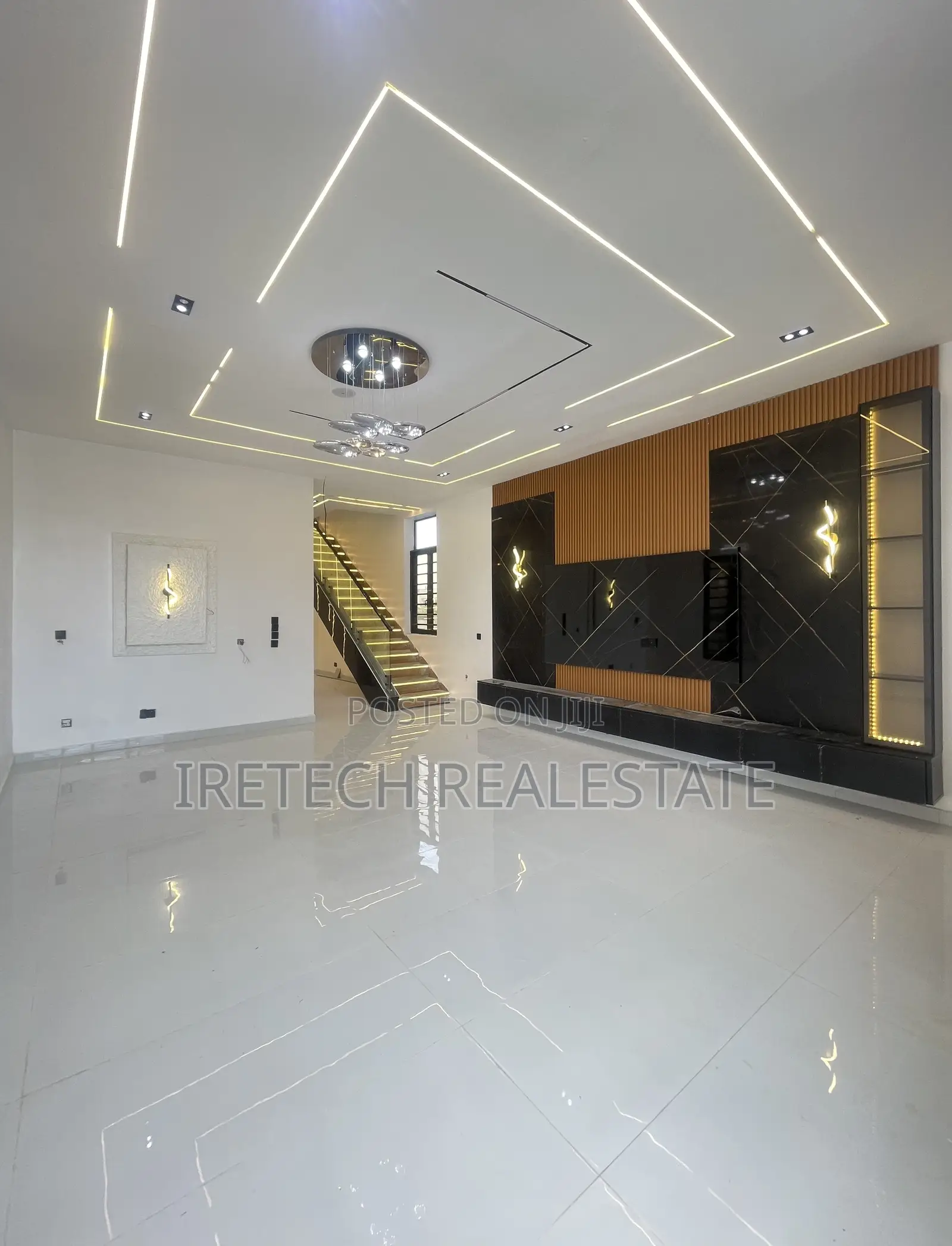 5bdrm Duplex in Ikota Gra for sale