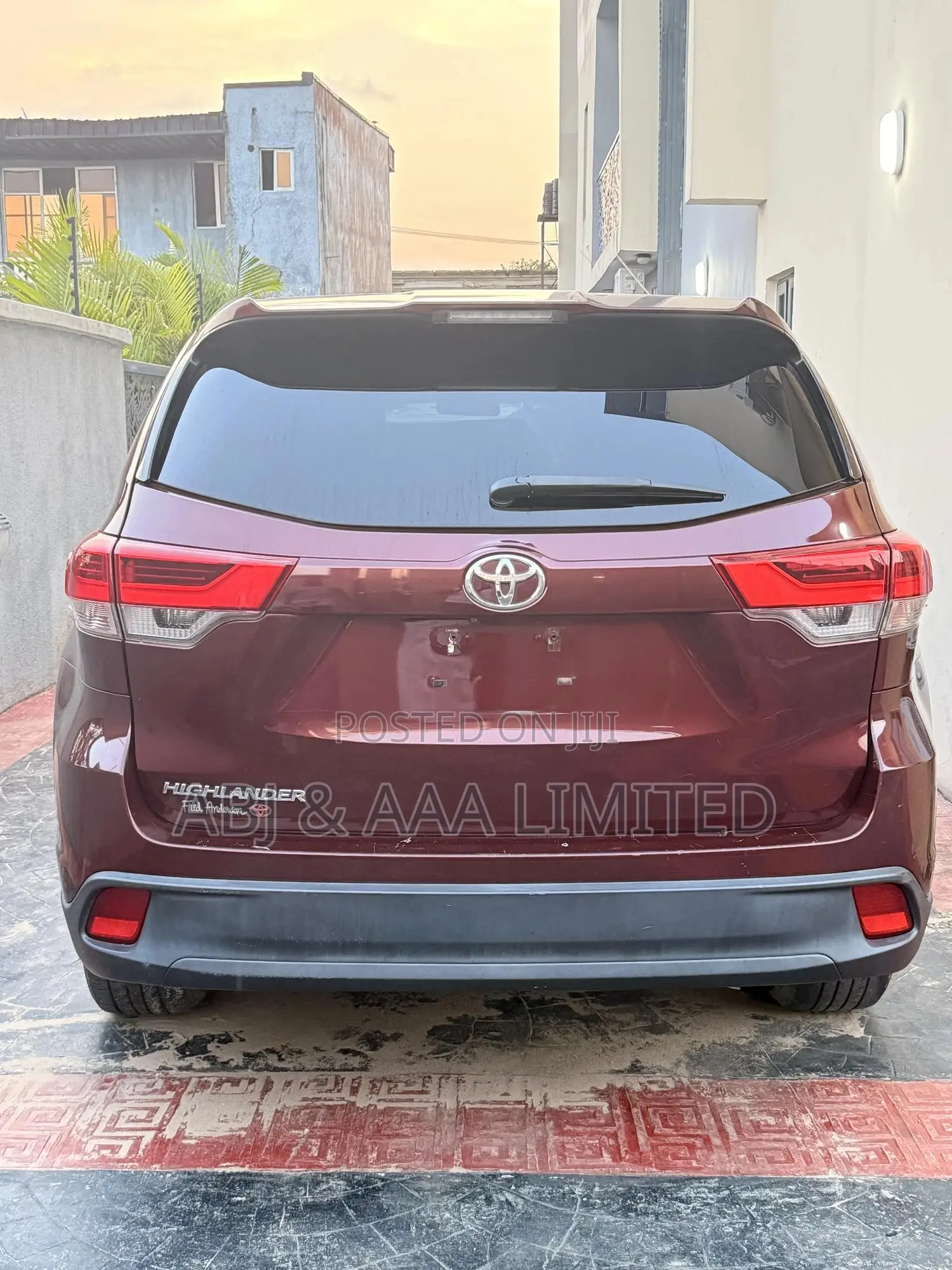 Toyota Highlander LE 4x2 V6 (3.5L 6cyl 8A) 2017 Red