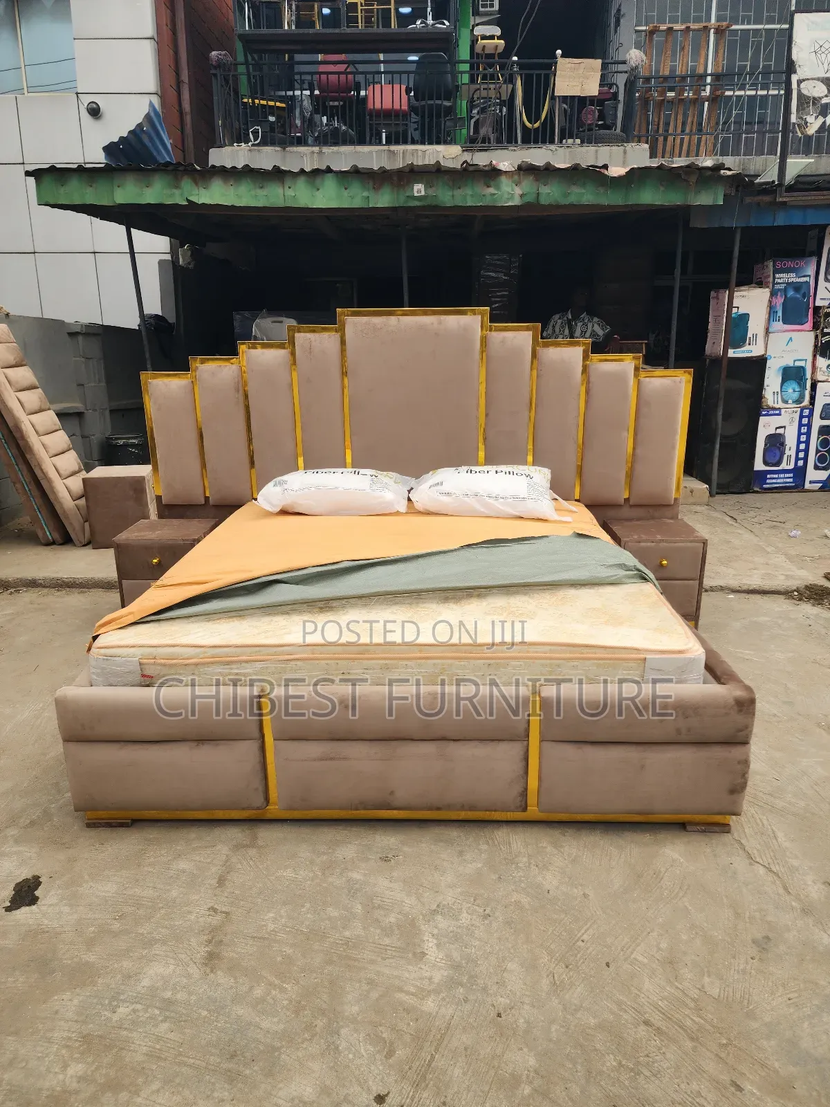 High Quality 6by6 Upholstery Bed Stand.