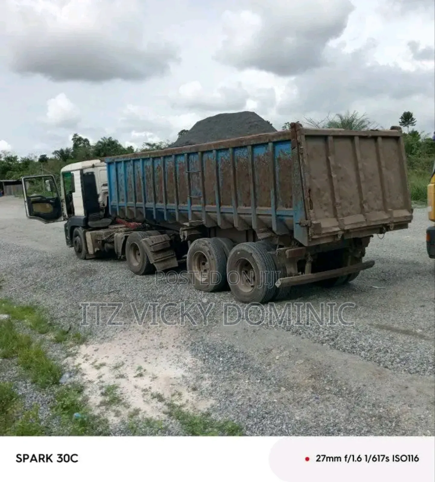 Fast Granite Delivery for Building and Construction of Roads