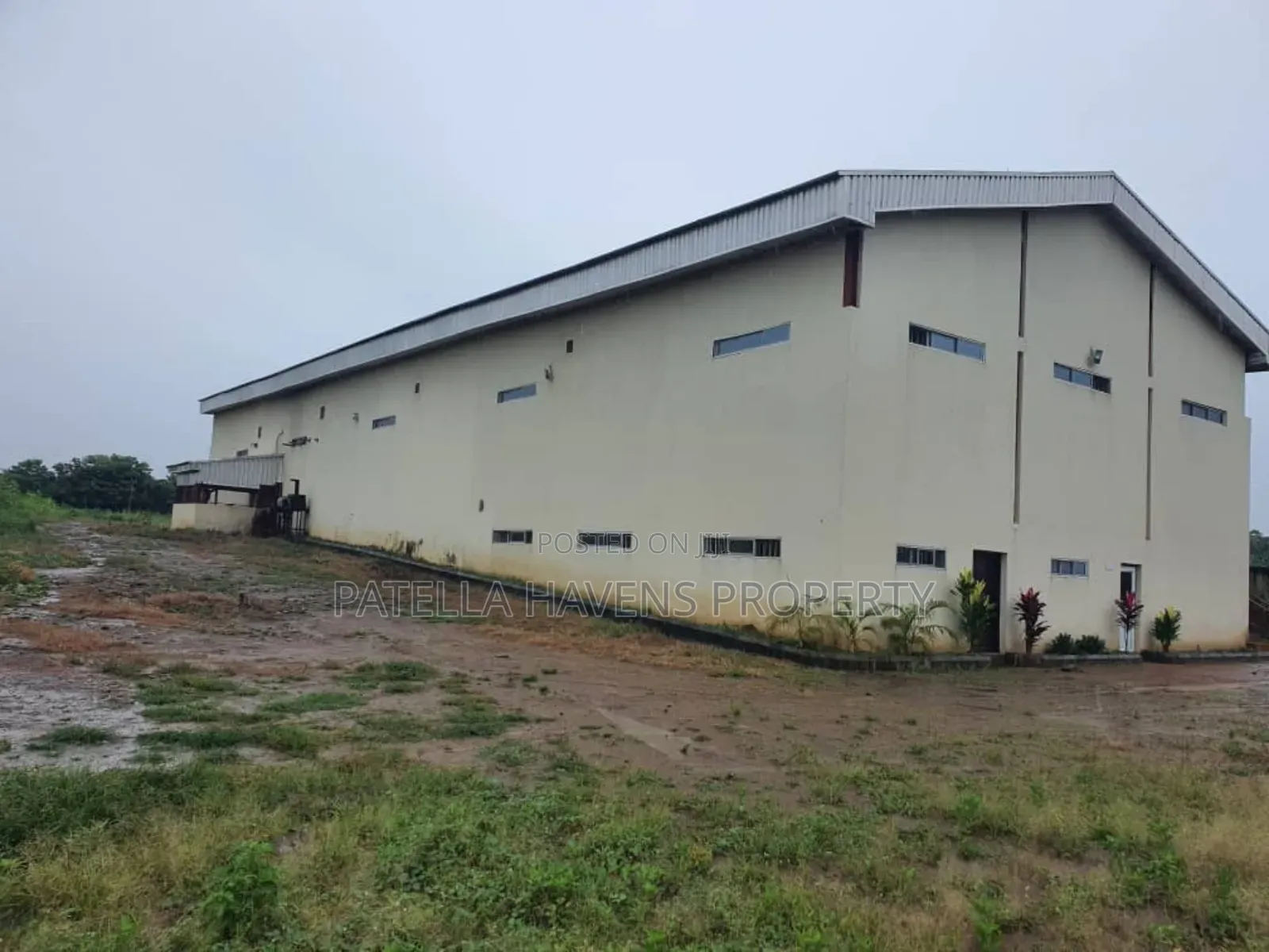 1 Hectare of Land for Sale in Idu With a Warehouse Already Built on It