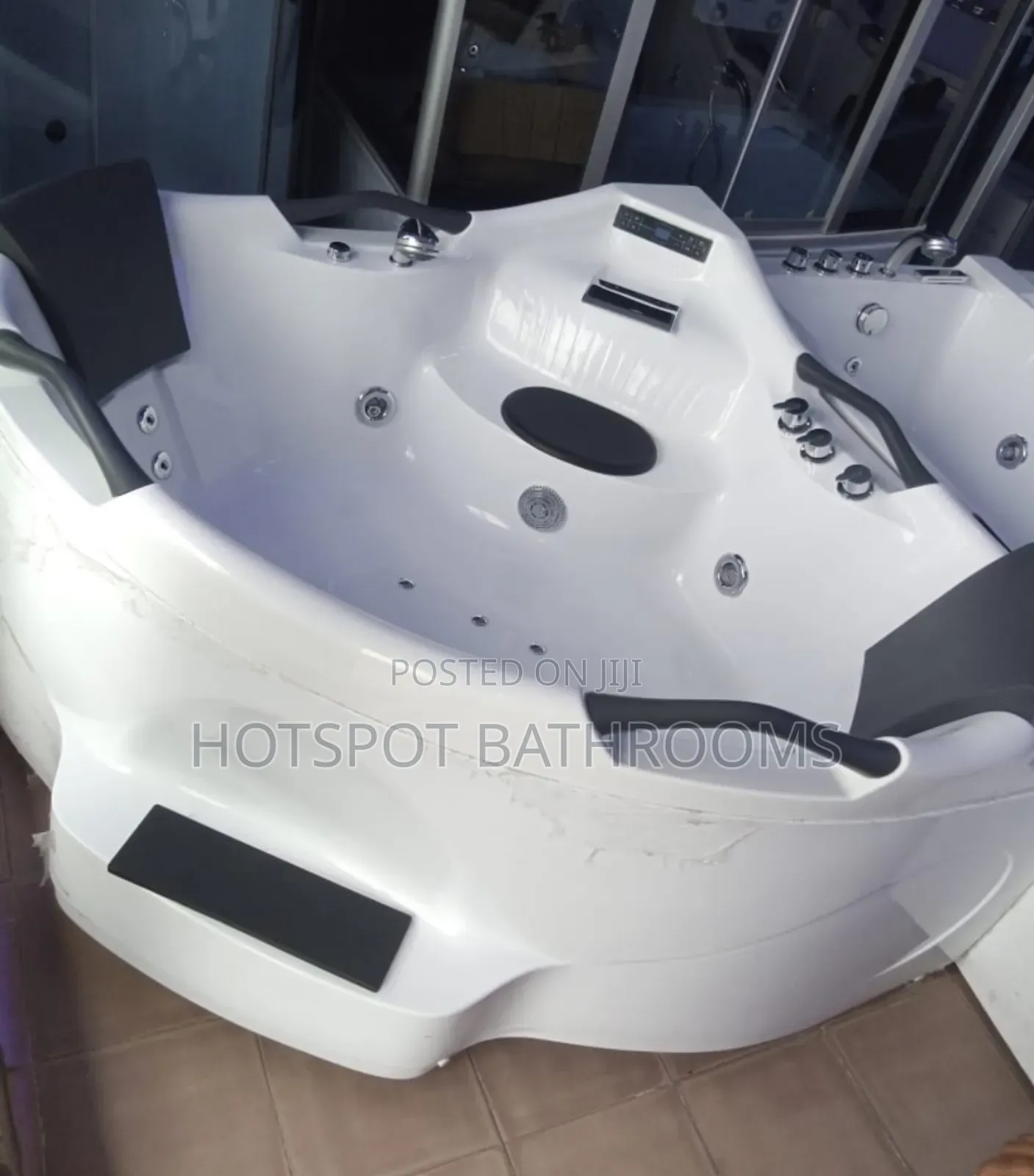150*150 Four Handle Quality and Luxury Jacuzzi