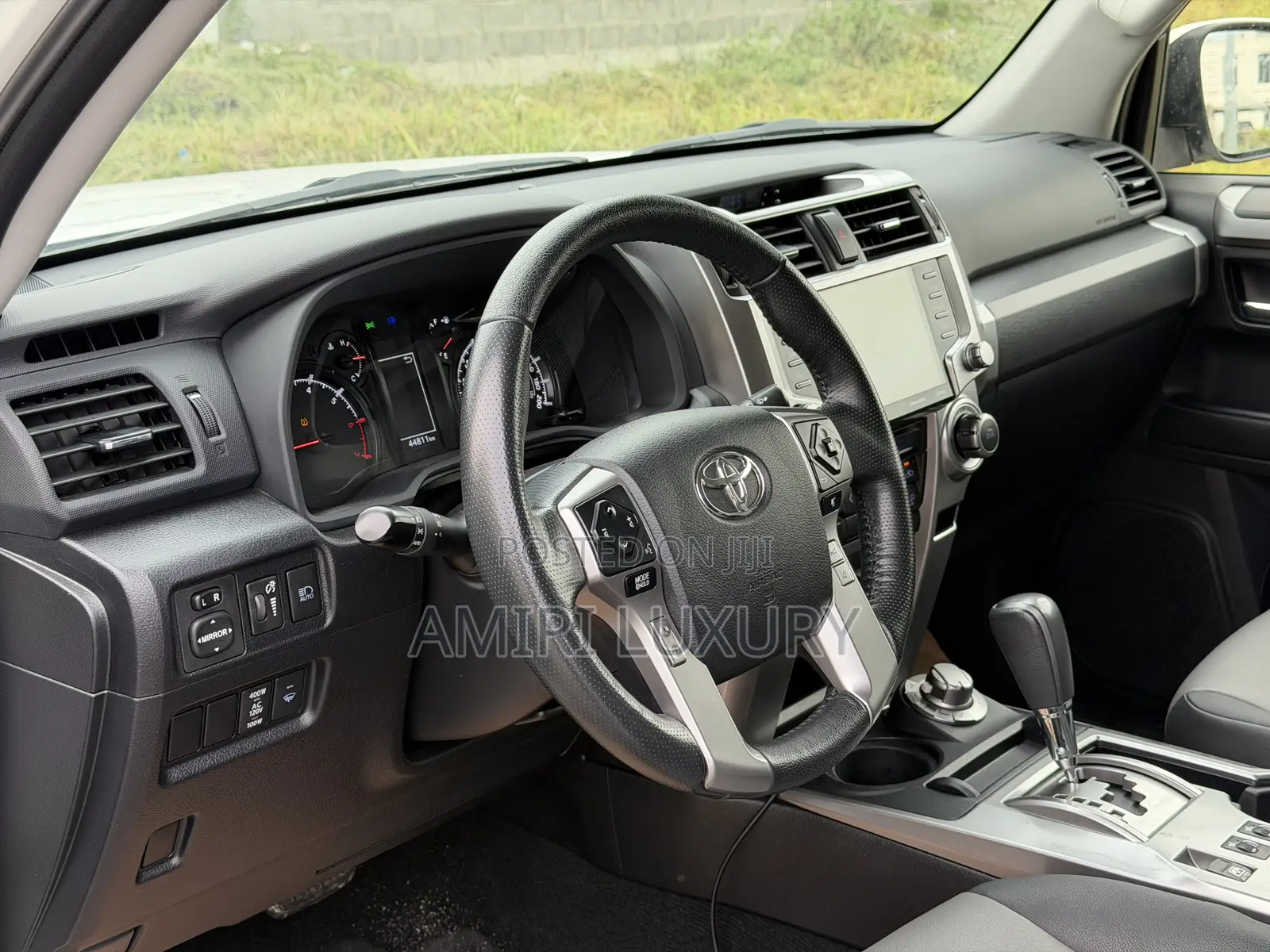 Toyota 4-Runner SR5 4WD 2023 White