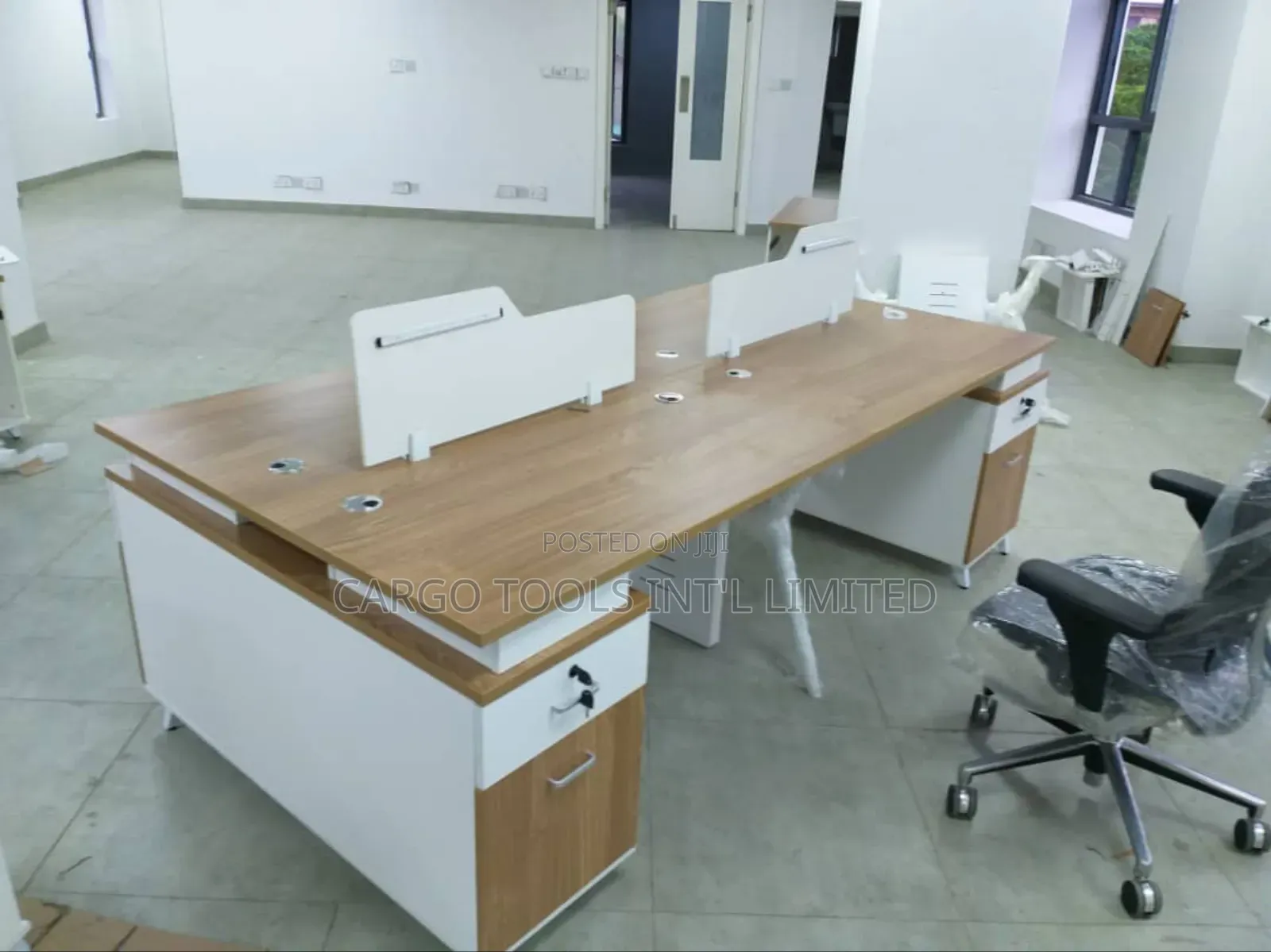 Quality Office Workstation by 4