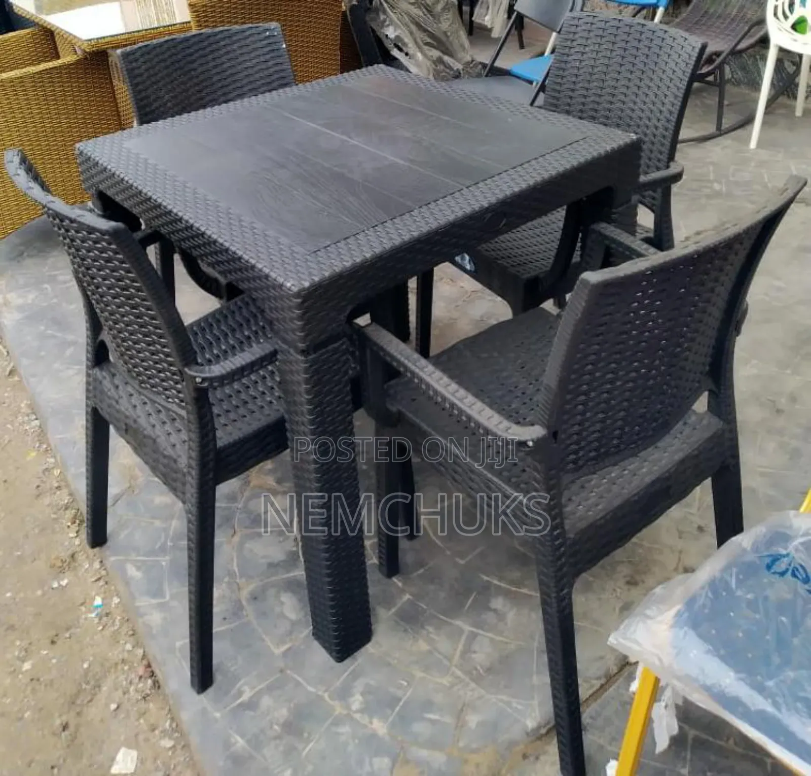 High Quality Plastic Malibu Table and Chair Set