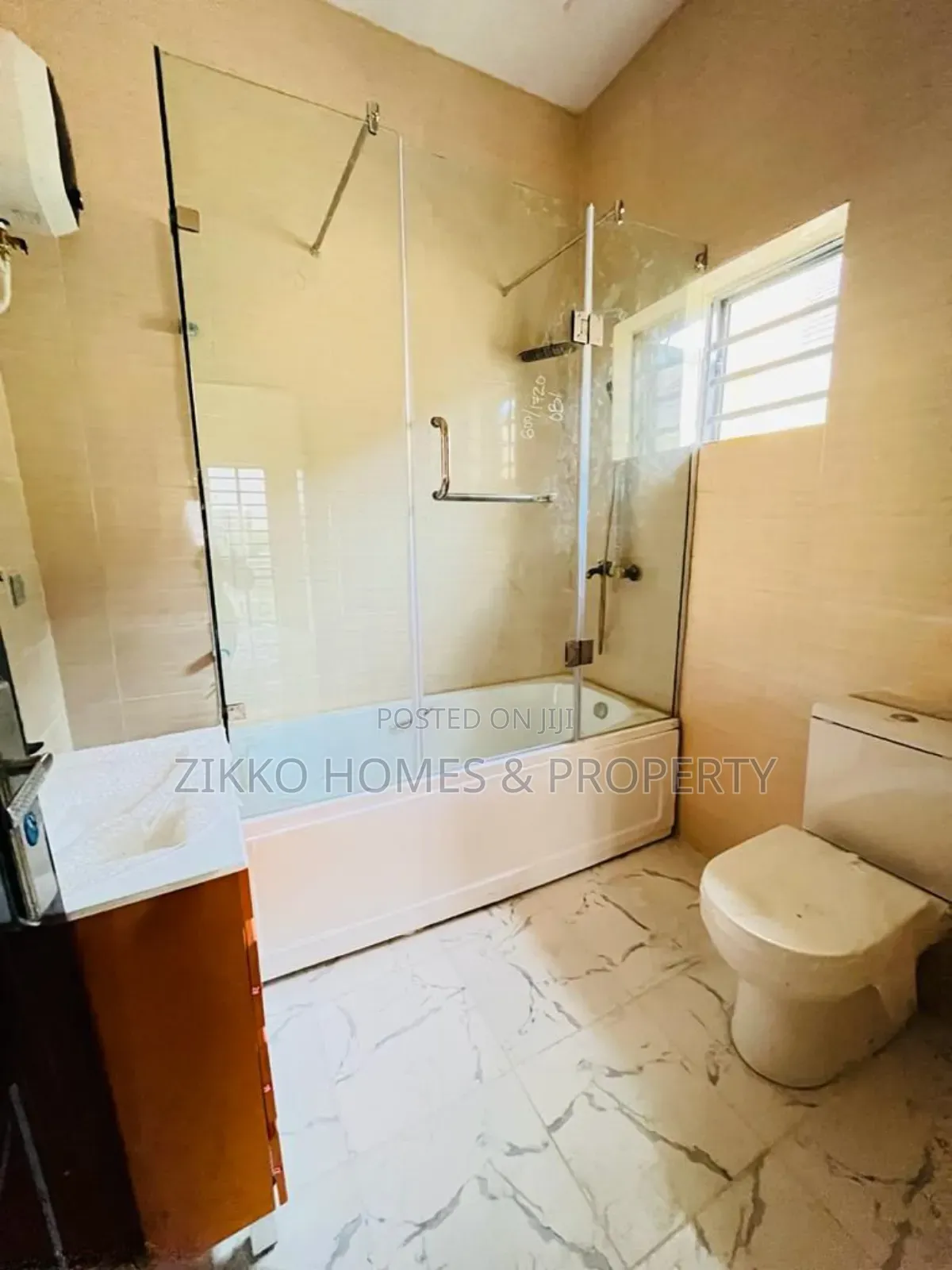 6bdrm Duplex in Northern Forshore, Lekki for sale