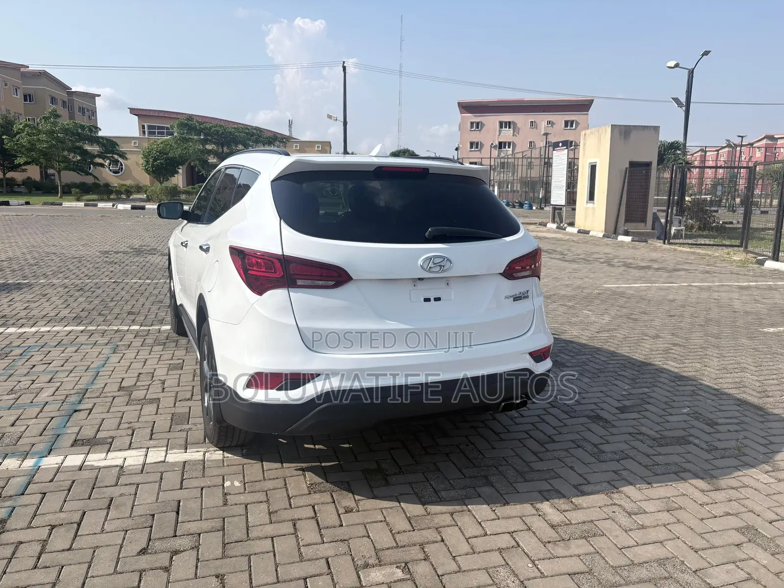 Hyundai Santa Fe SE Ultimate AWD 2018 White