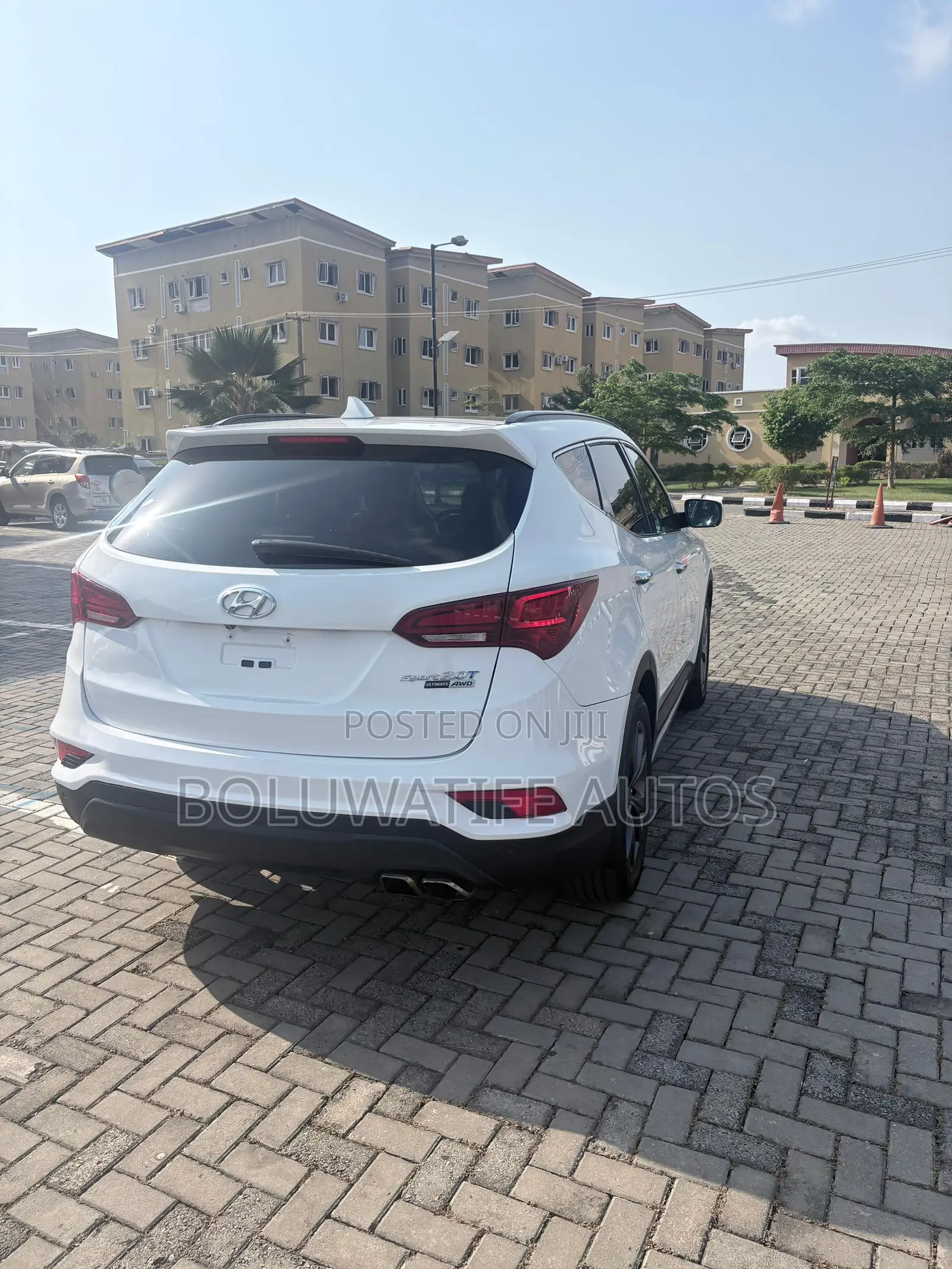 Hyundai Santa Fe SE Ultimate AWD 2018 White