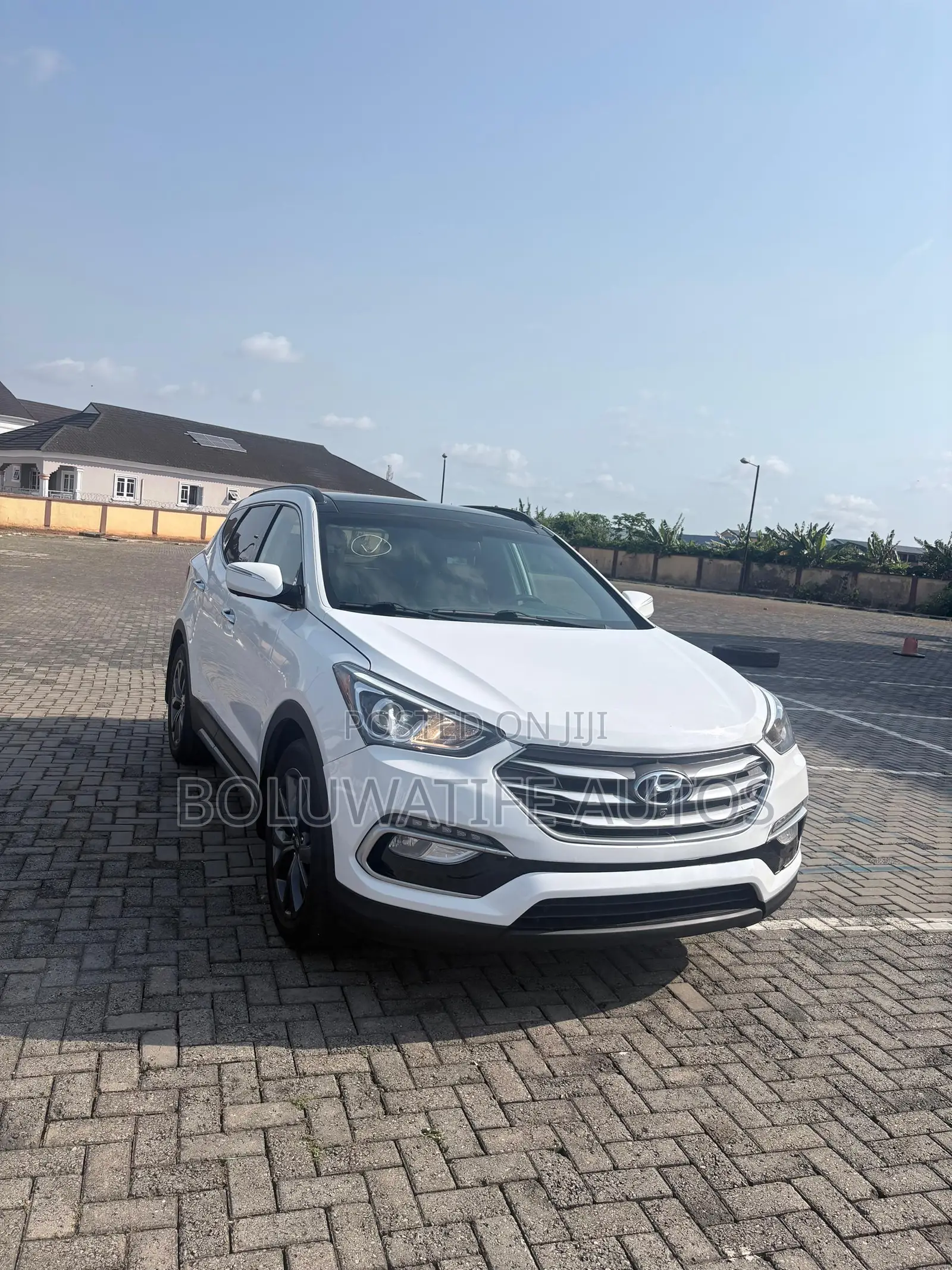 Hyundai Santa Fe SE Ultimate AWD 2018 White