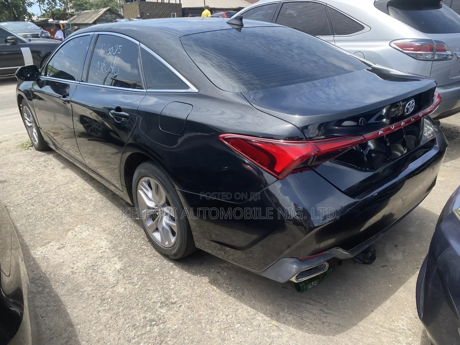 Toyota Avalon XLE 2020 Black
