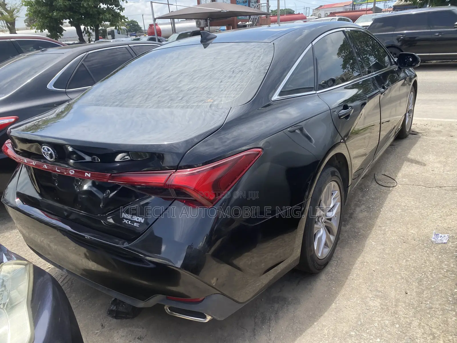 Toyota Avalon XLE 2020 Black