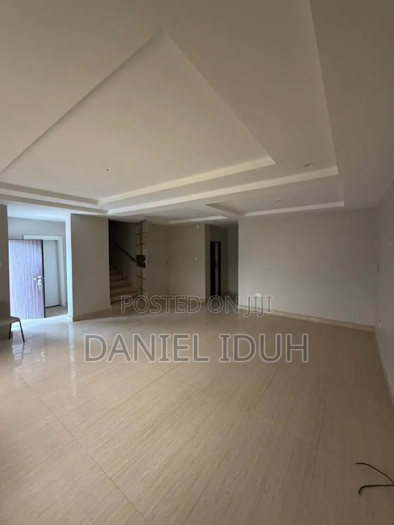 4bdrm Duplex in Guzape District for sale