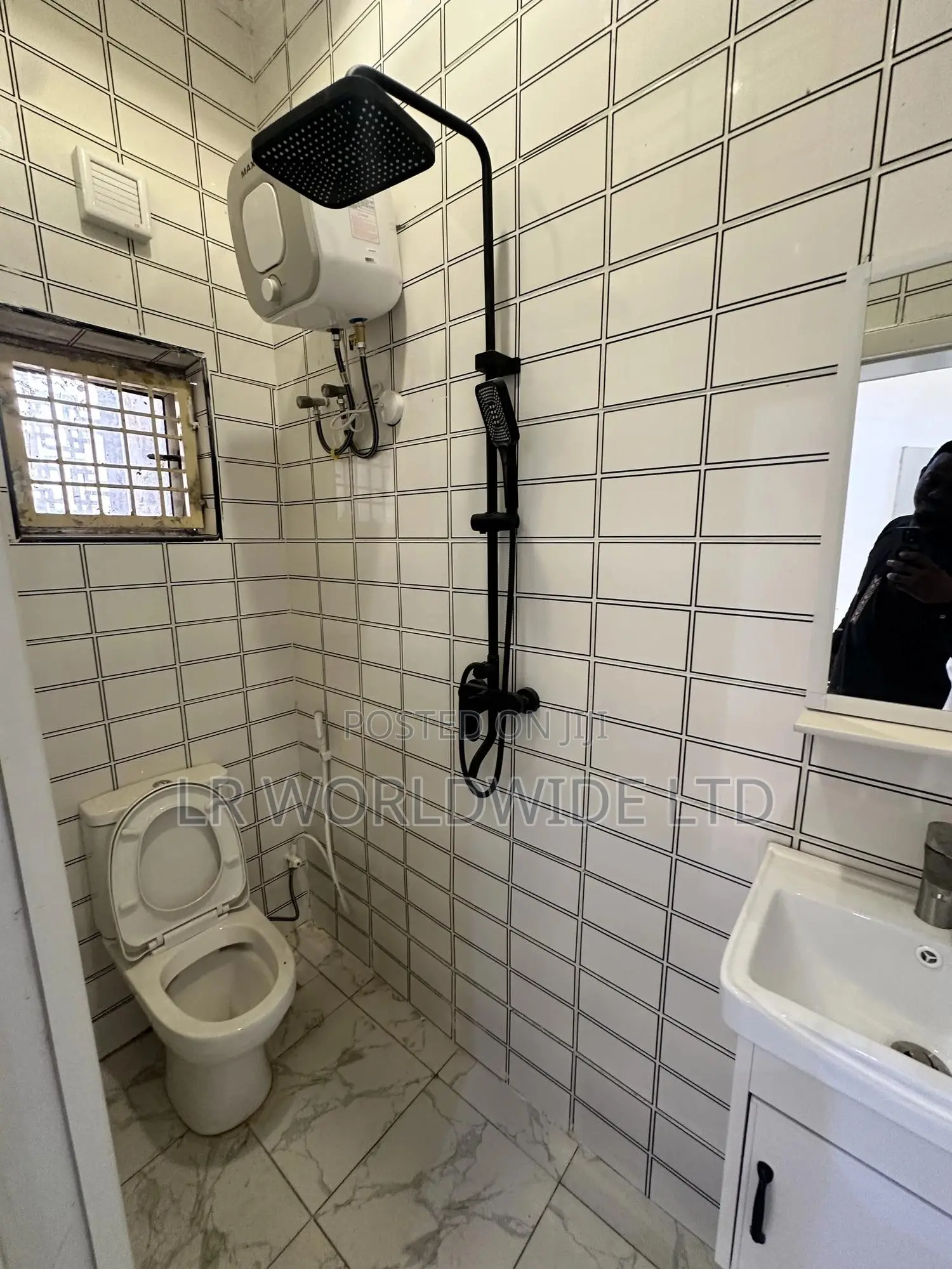 3bdrm Townhouse/Terrace in Idu for Sale