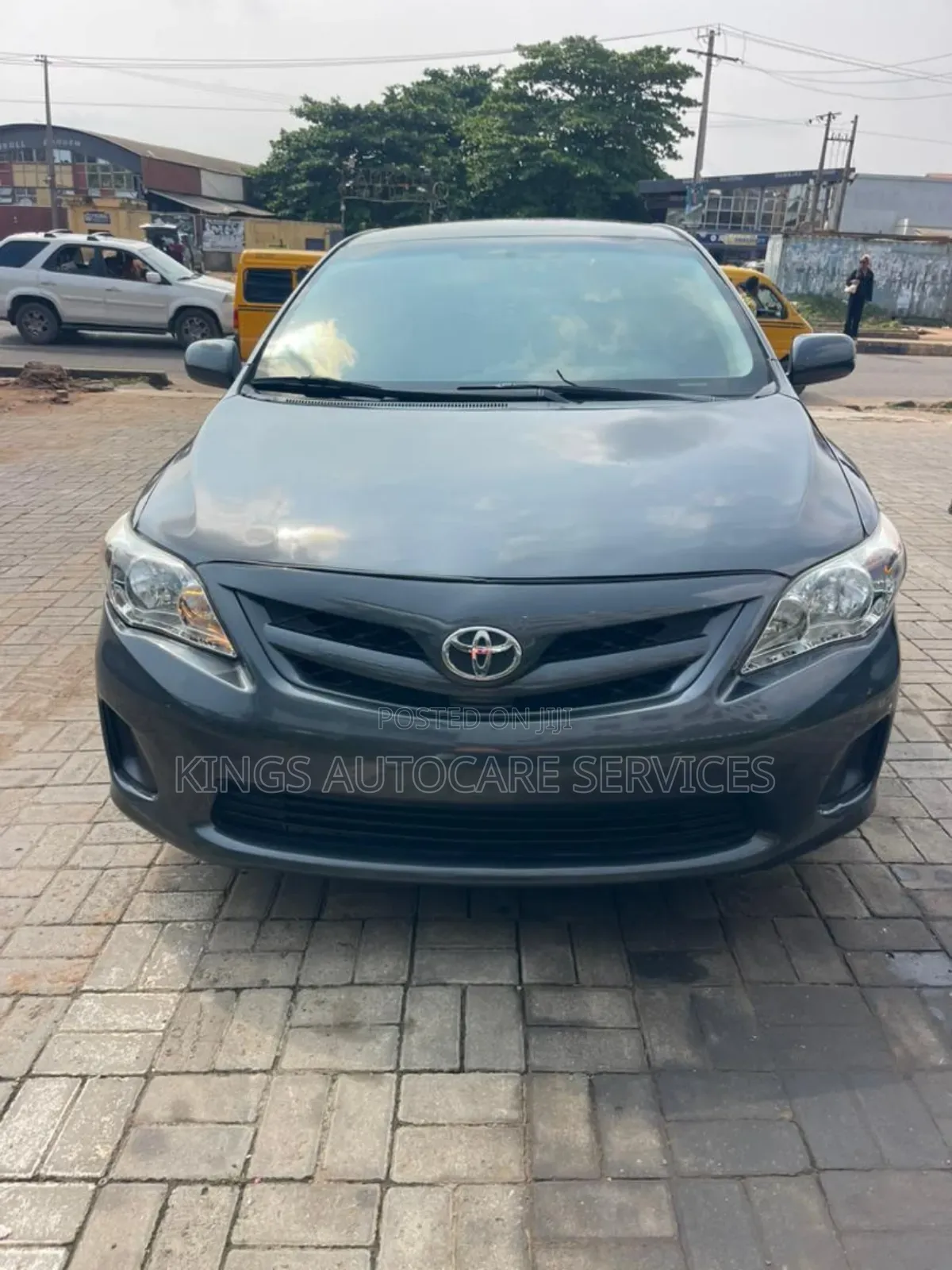 Toyota Corolla LE 4dr Sedan (1.8L 4cyl 4A) 2013 Gray