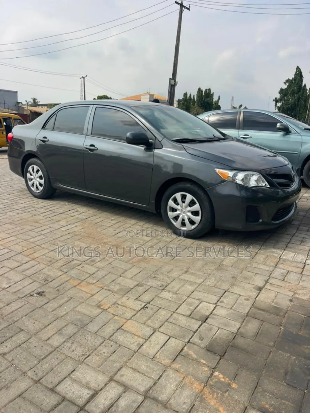 Toyota Corolla LE 4dr Sedan (1.8L 4cyl 4A) 2013 Gray