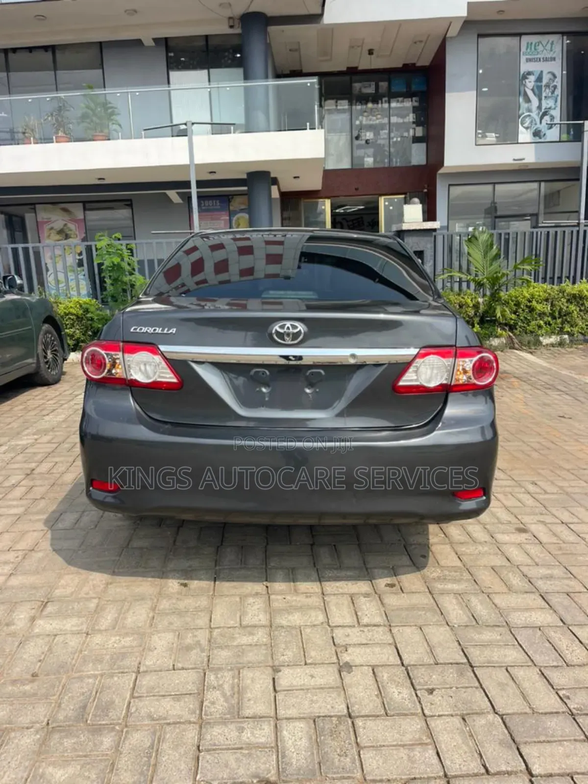 Toyota Corolla LE 4dr Sedan (1.8L 4cyl 4A) 2013 Gray