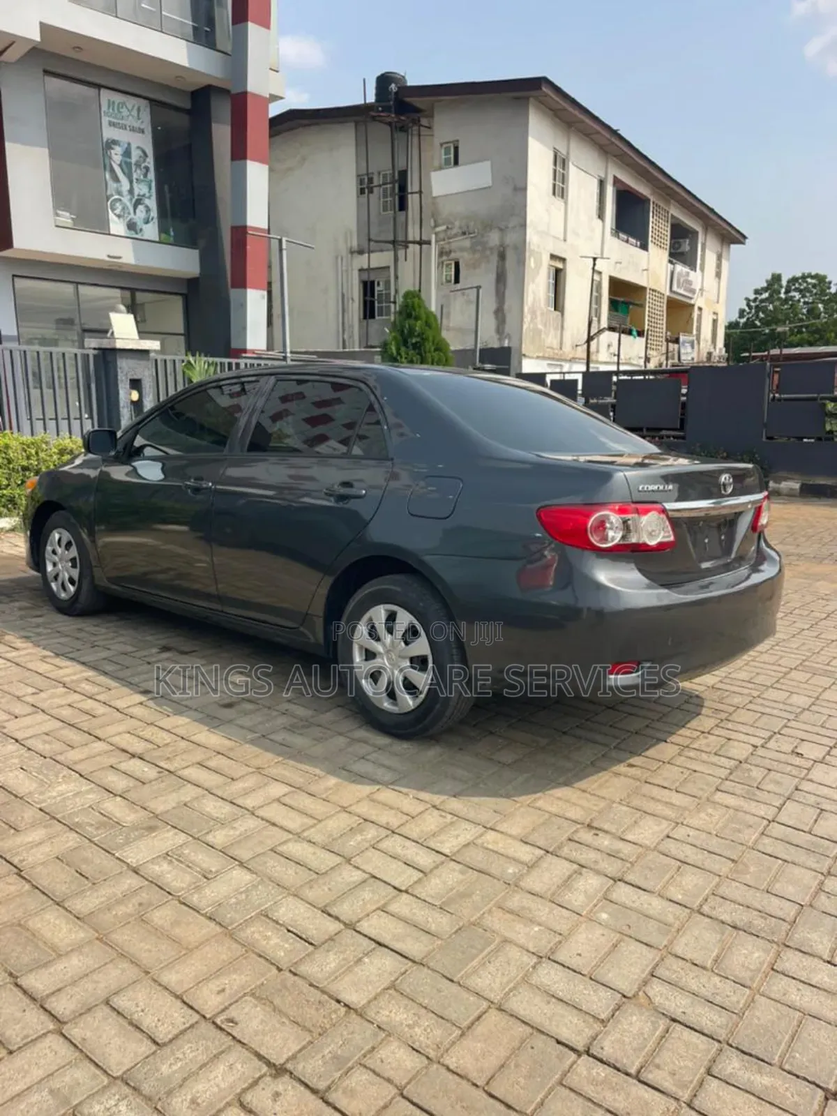 Toyota Corolla LE 4dr Sedan (1.8L 4cyl 4A) 2013 Gray
