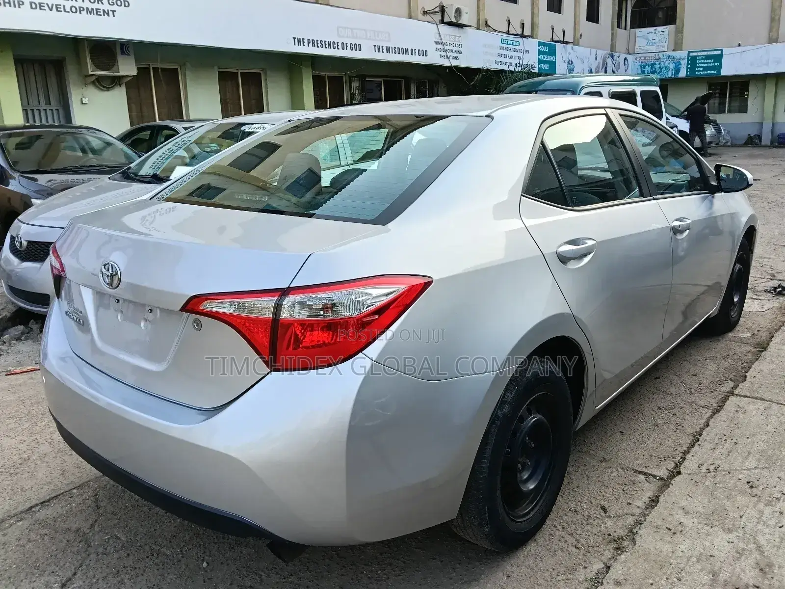 Toyota Corolla LE 4dr Sedan (1.8L 4cyl CVT) 2015 Silver