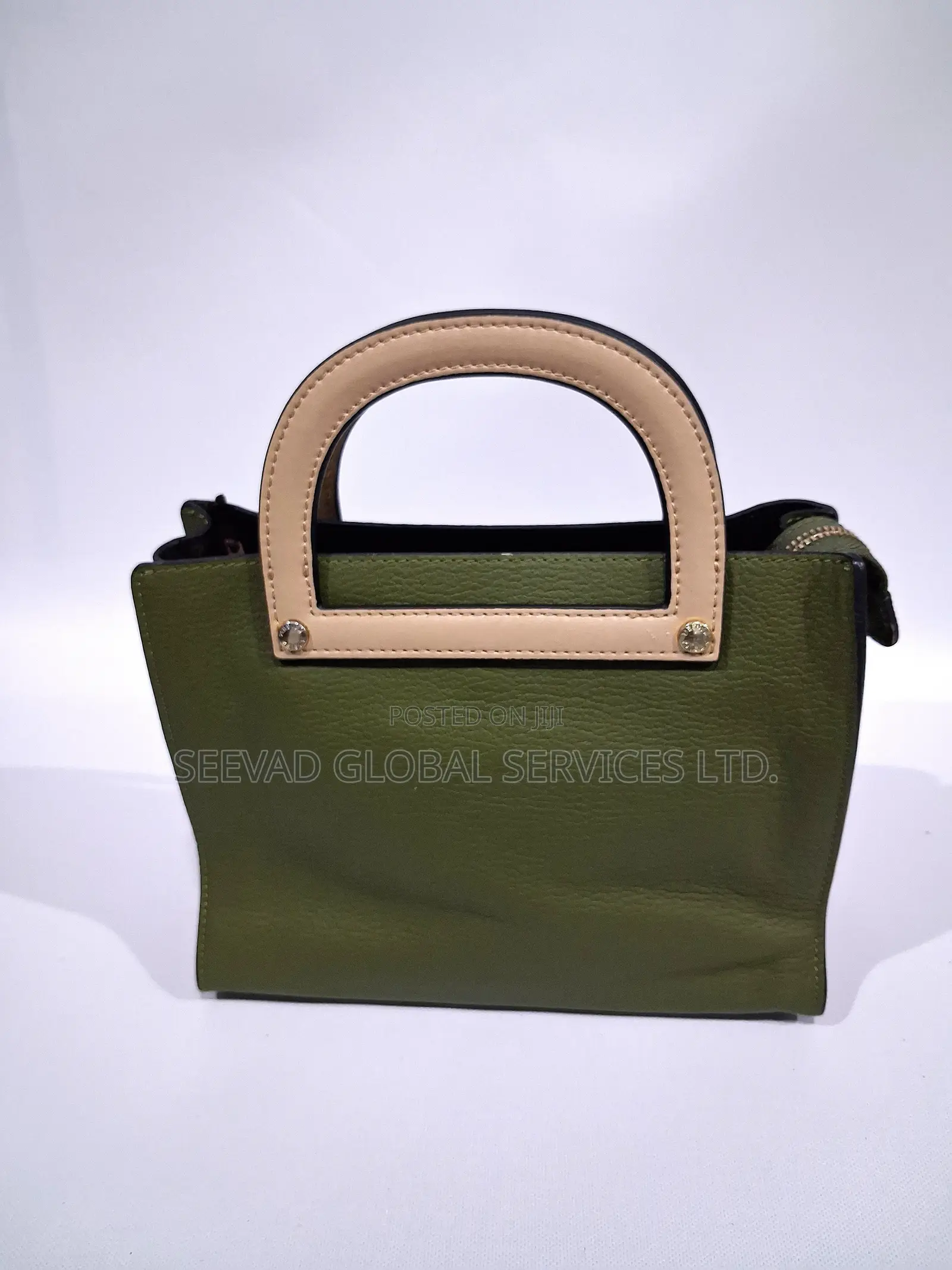 Elegant Ladies Hands and Shoulder Bag