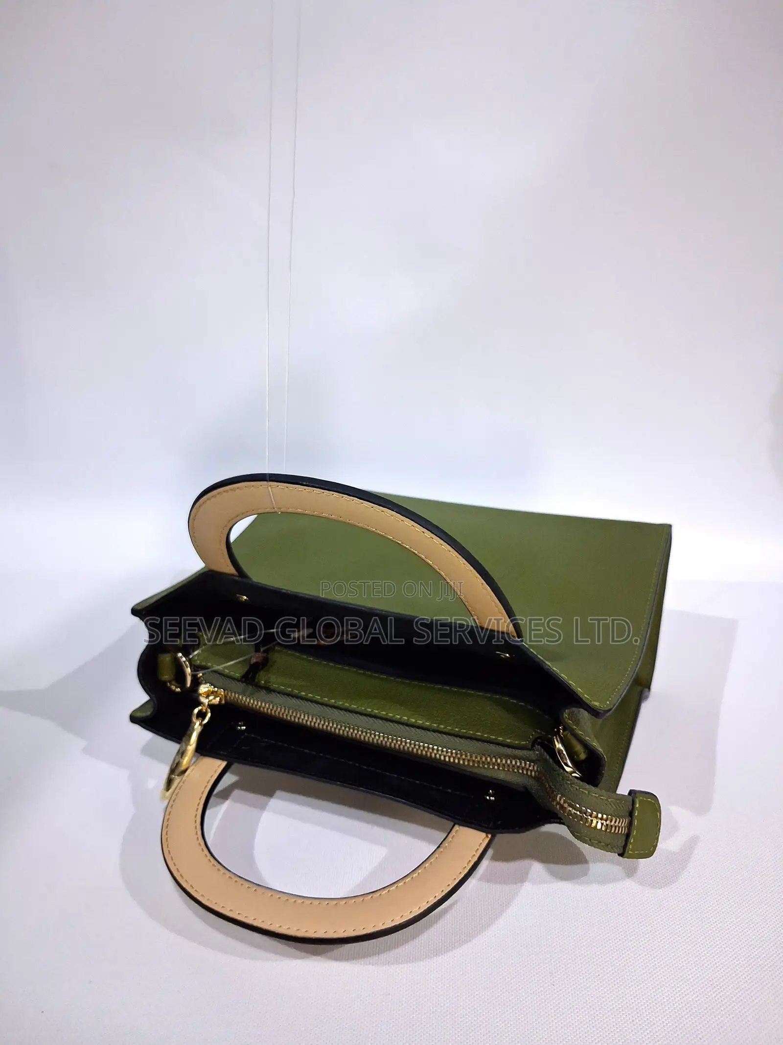 Elegant Ladies Hands and Shoulder Bag