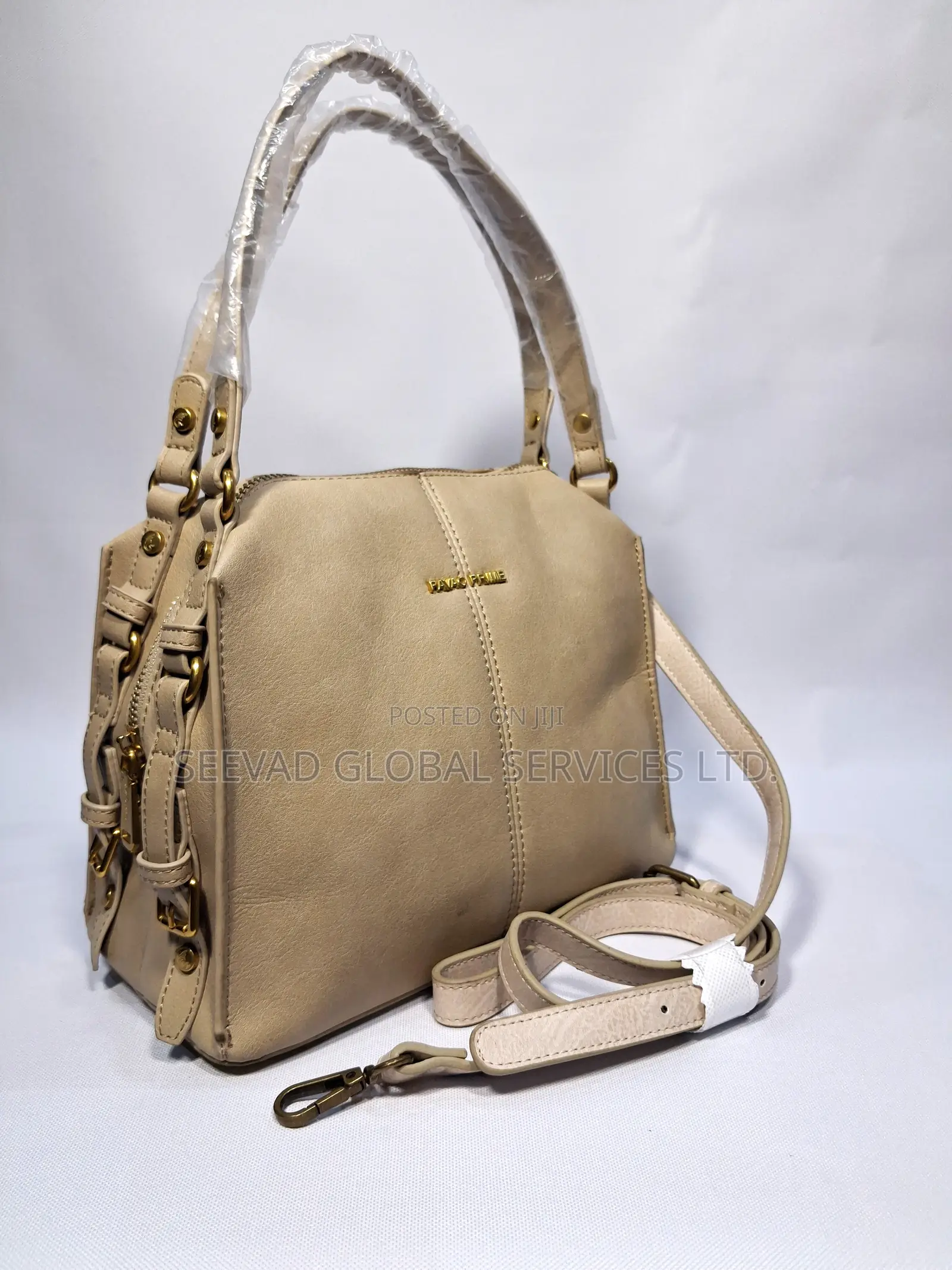 Ladies Vintage Hand and Shoulder Fashion Bag.