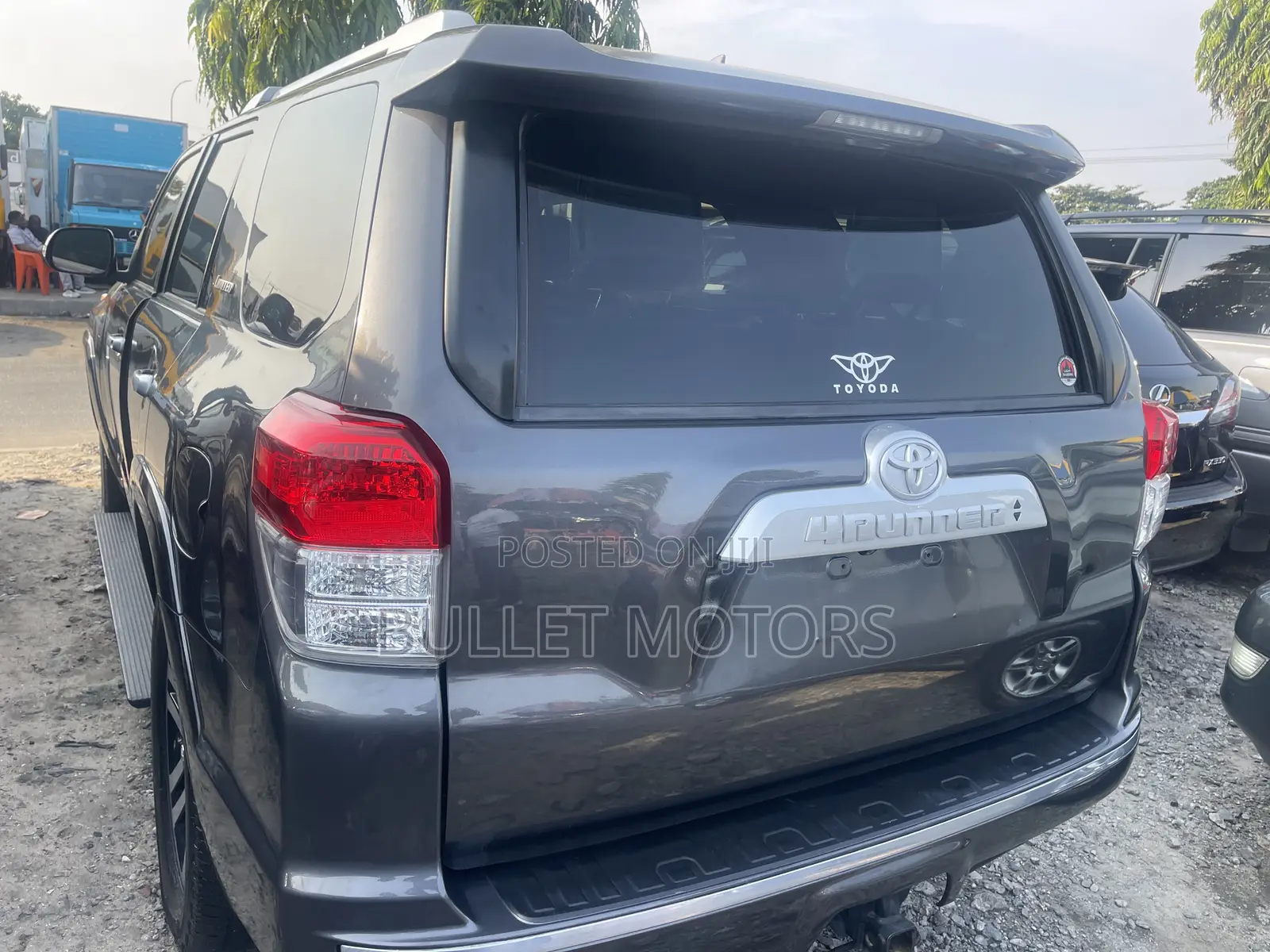 Toyota 4-Runner Limited 4WD 2012 Gray