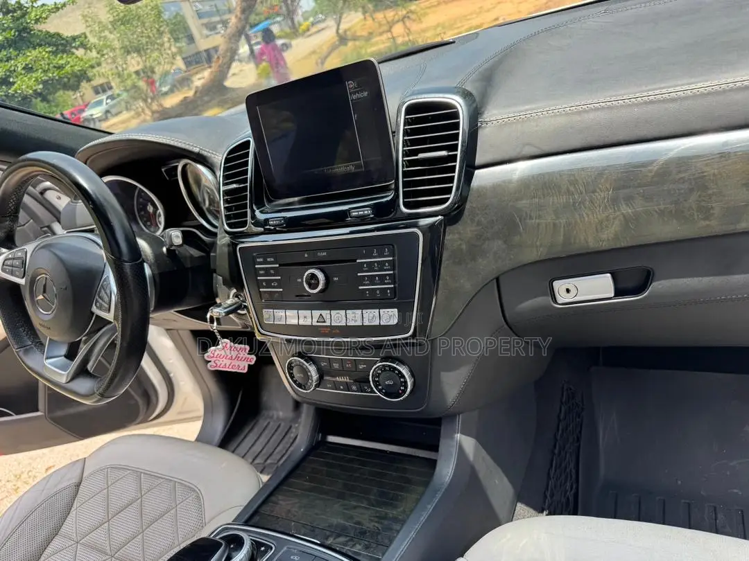 Mercedes-Benz GLE-Class 2016 White