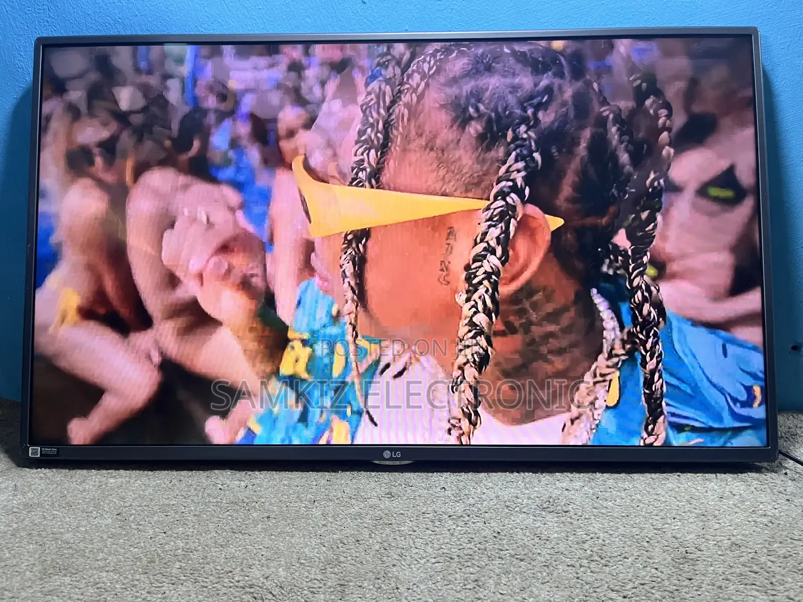 50 Inch Lg Half Smart Tv Only Accepts Youtube (No Netflix)