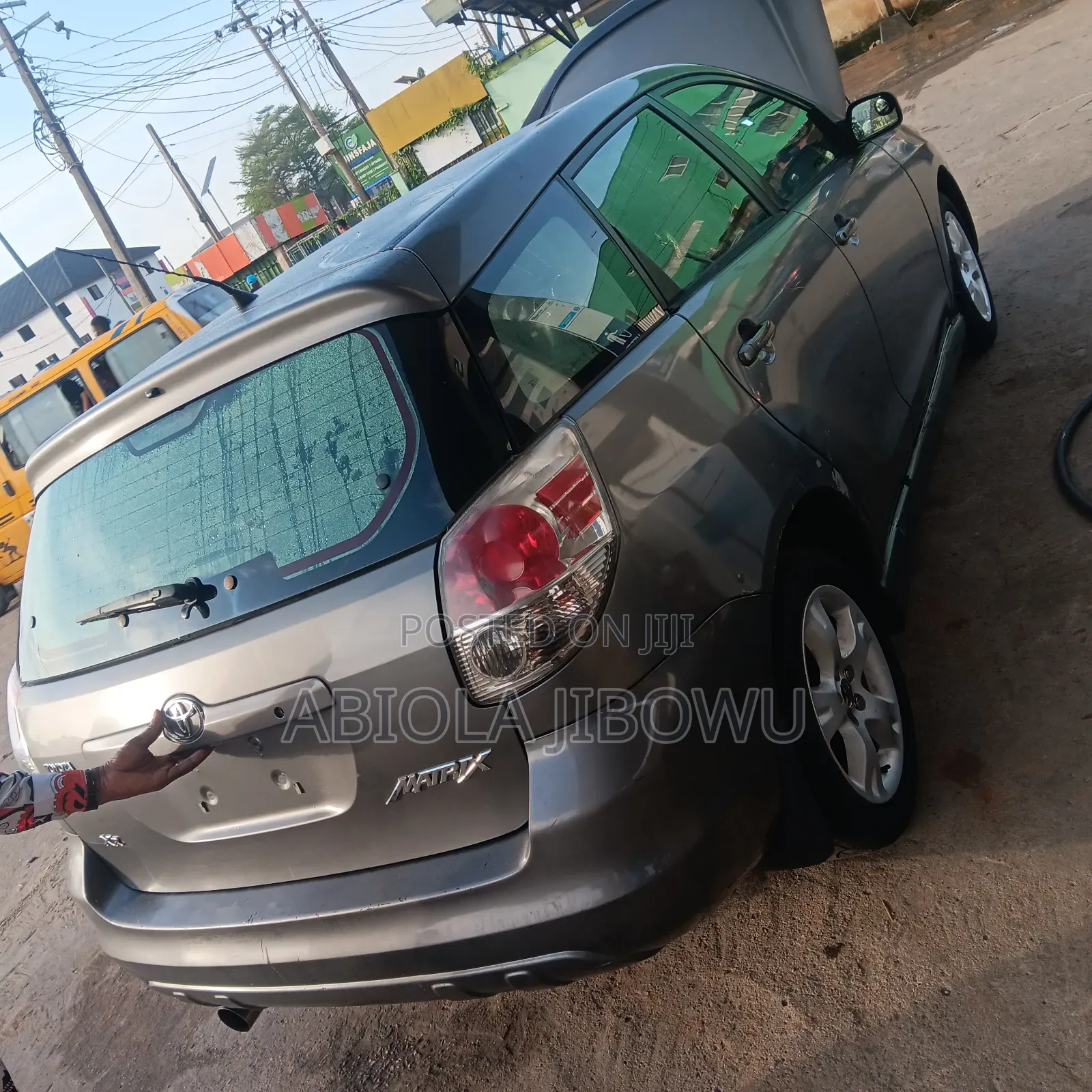 Toyota Matrix XR Hatchback FWD (1.8L 4cyl 4A) 2007 Gray