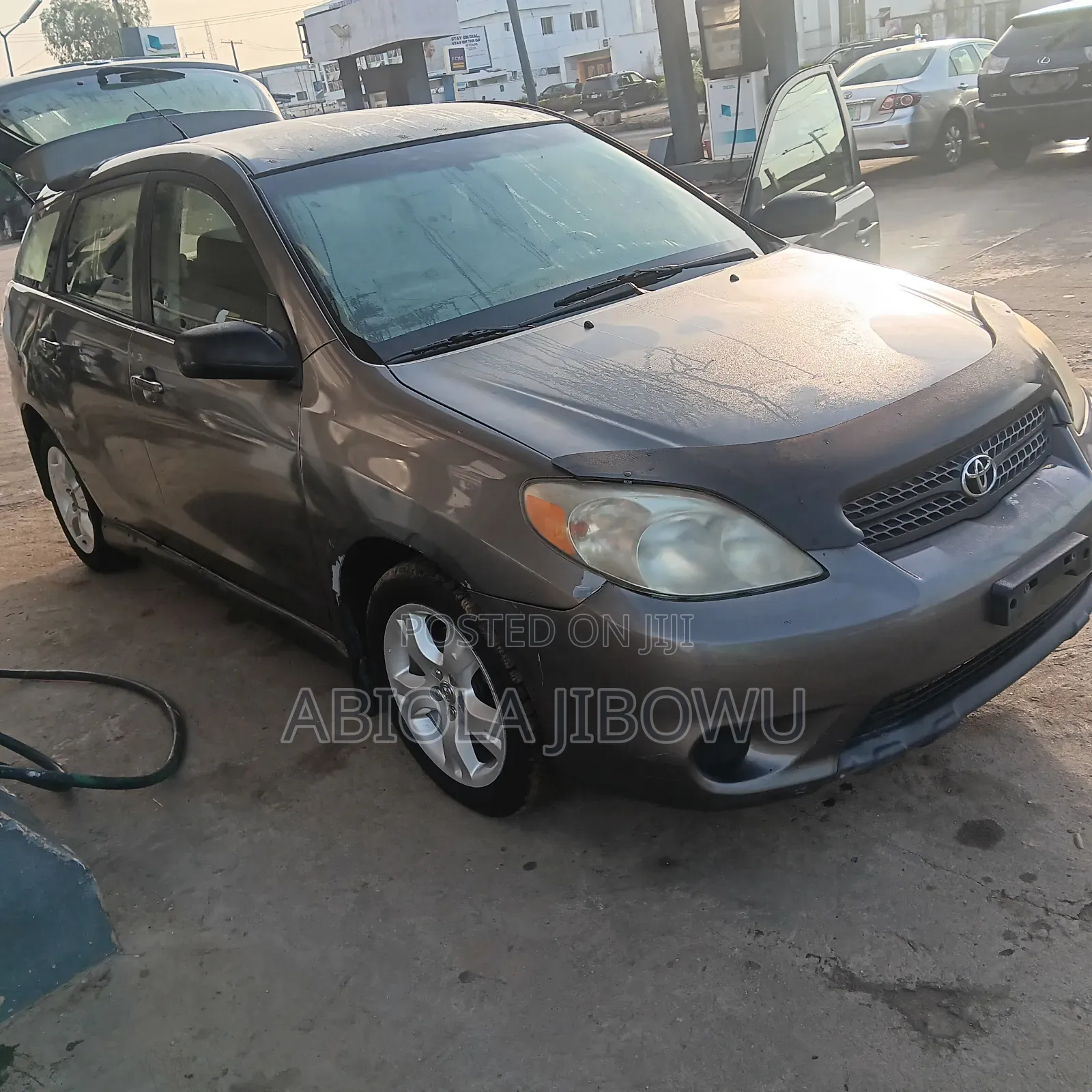 Toyota Matrix XR Hatchback FWD (1.8L 4cyl 4A) 2007 Gray