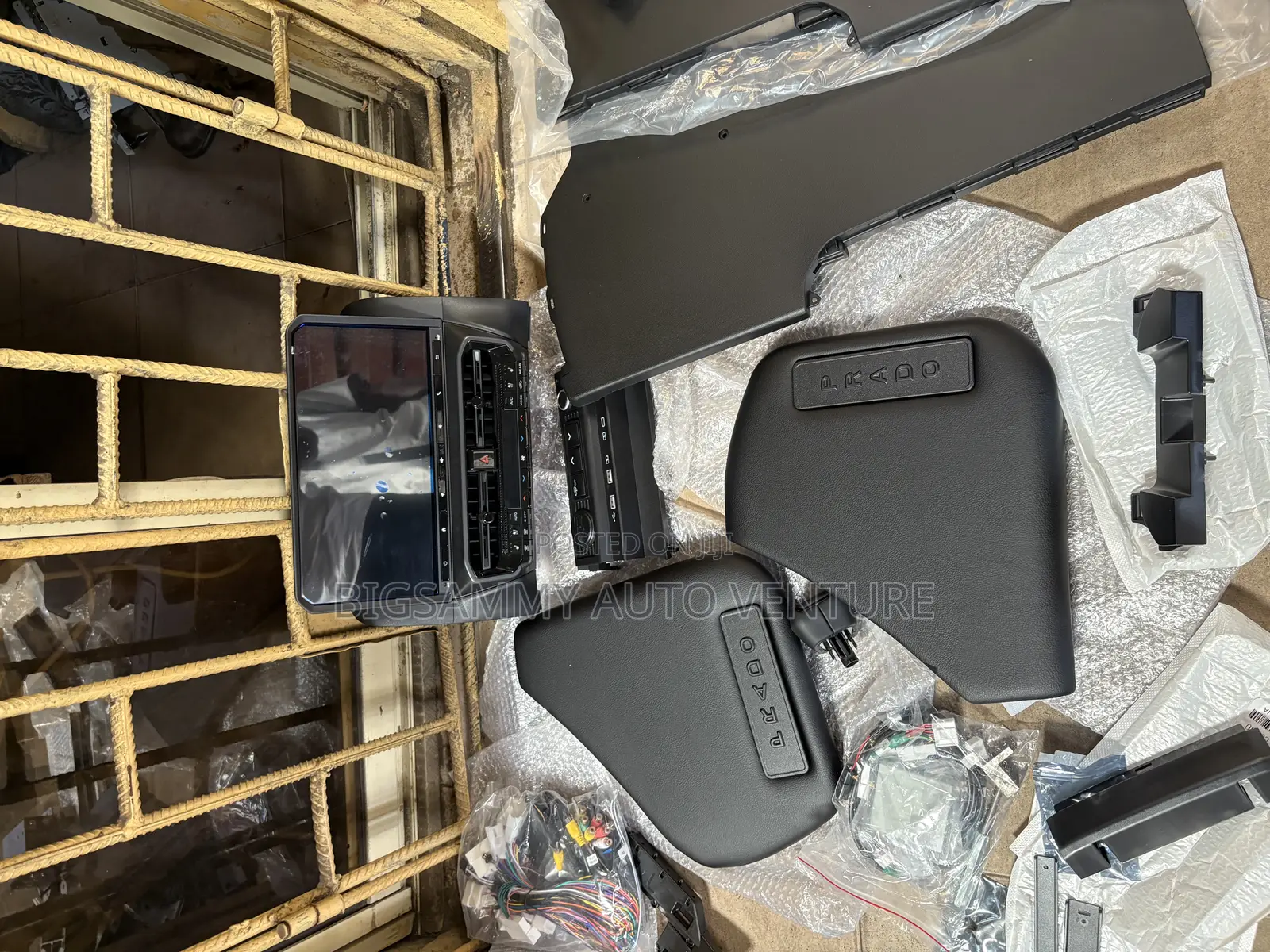 Gx 470 and Prado 2005 Android, Console and Interior Kit