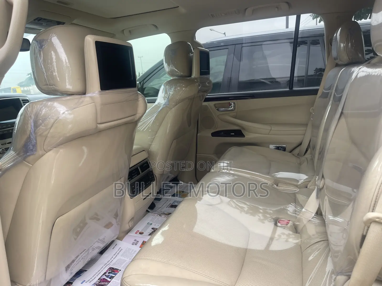Lexus LX 570 (5 seats) AWD 2015 Gold