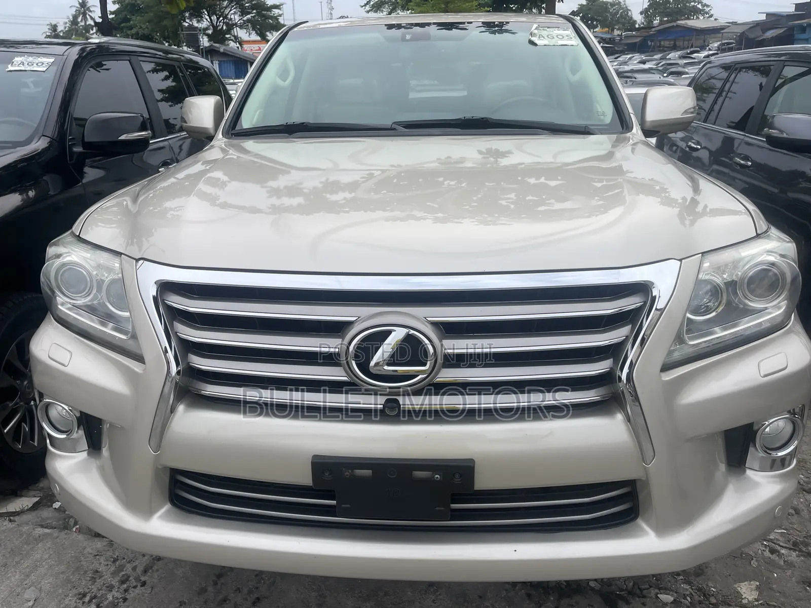 Lexus LX 570 (5 seats) AWD 2015 Gold